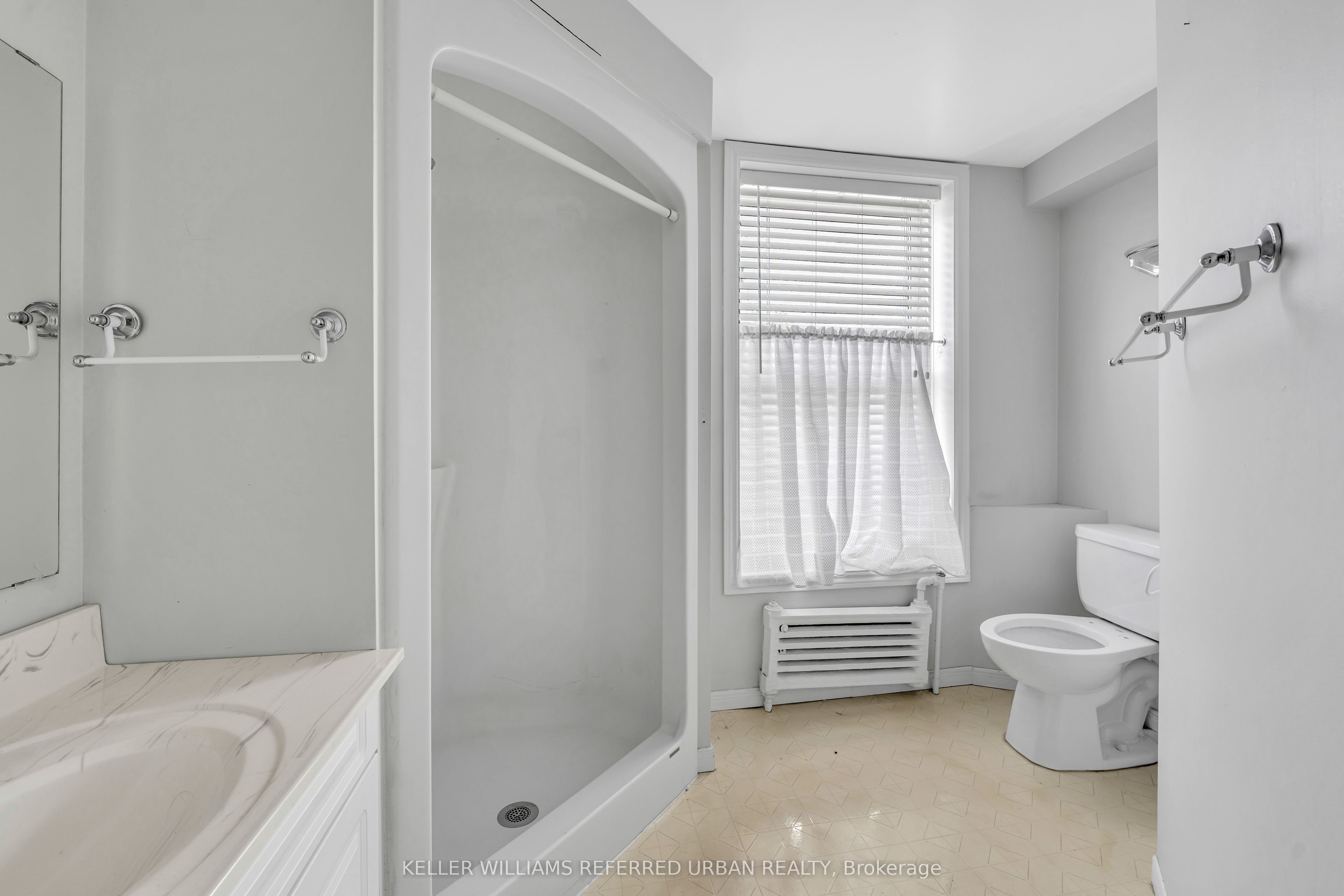 319 Division St Property Photo 15