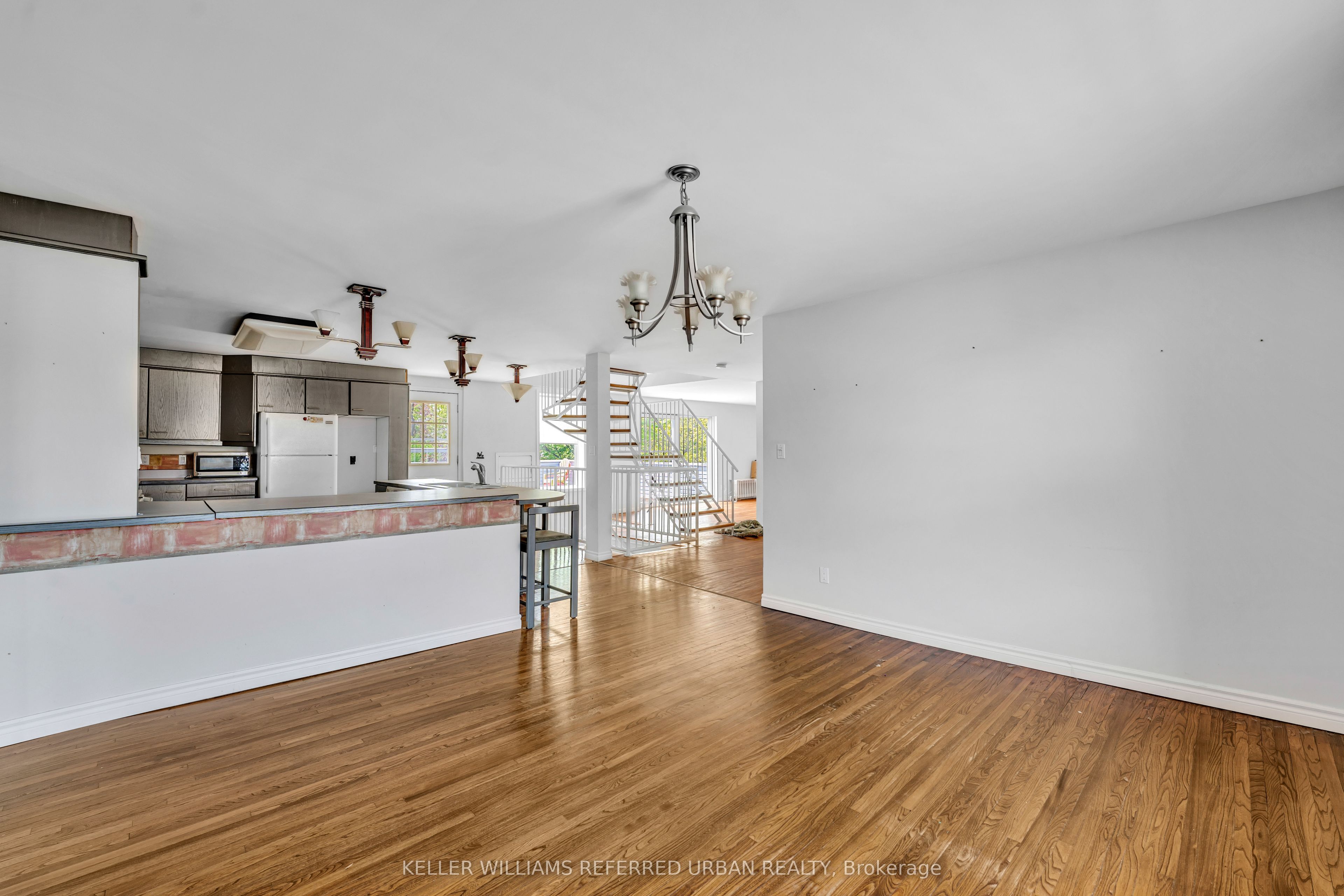 319 Division St Property Photo 19