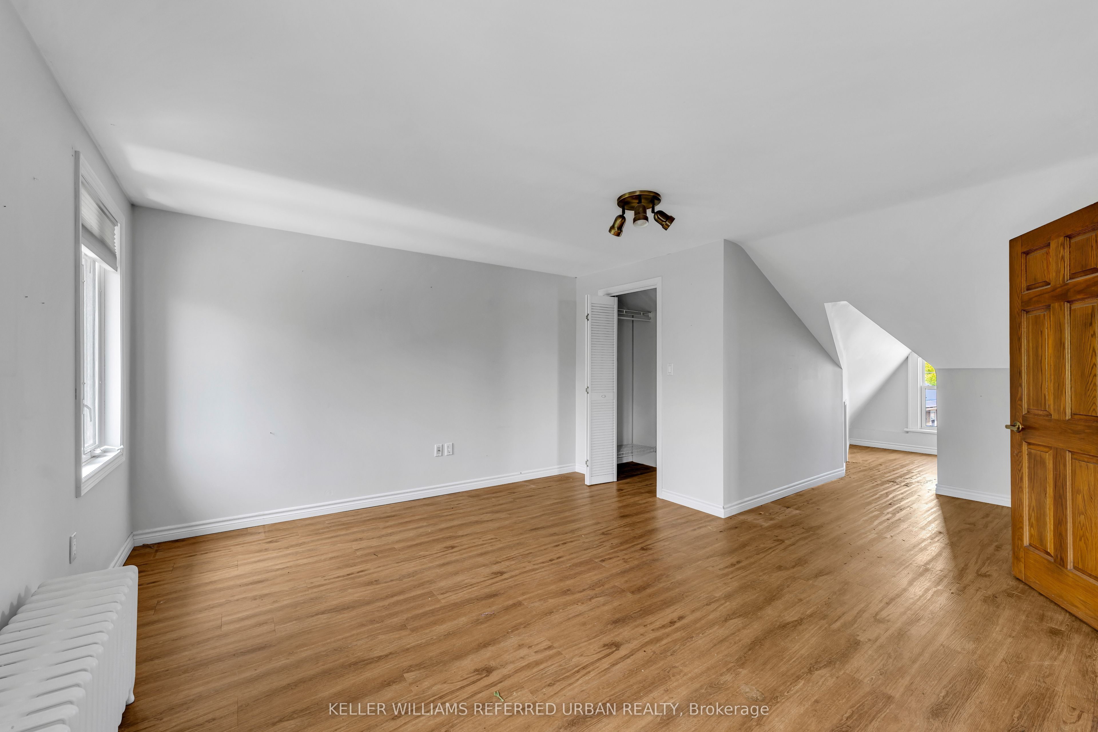 319 Division St Property Photo 25