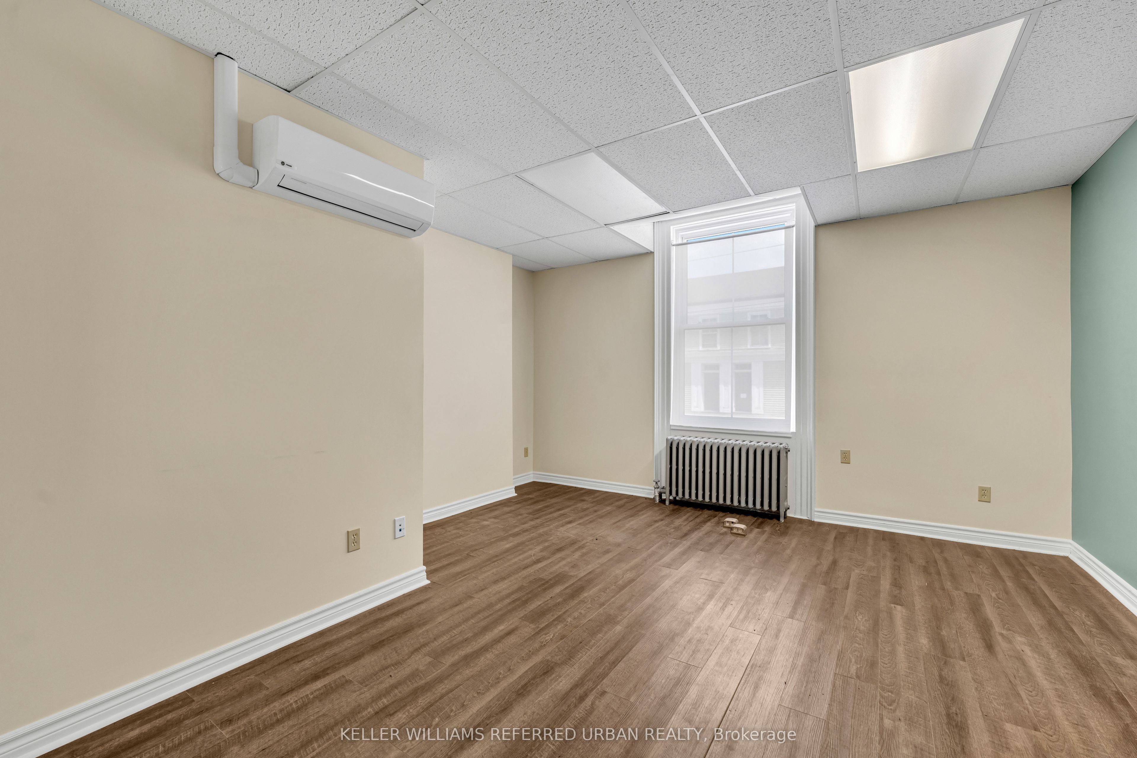 319 Division St Property Photo 27