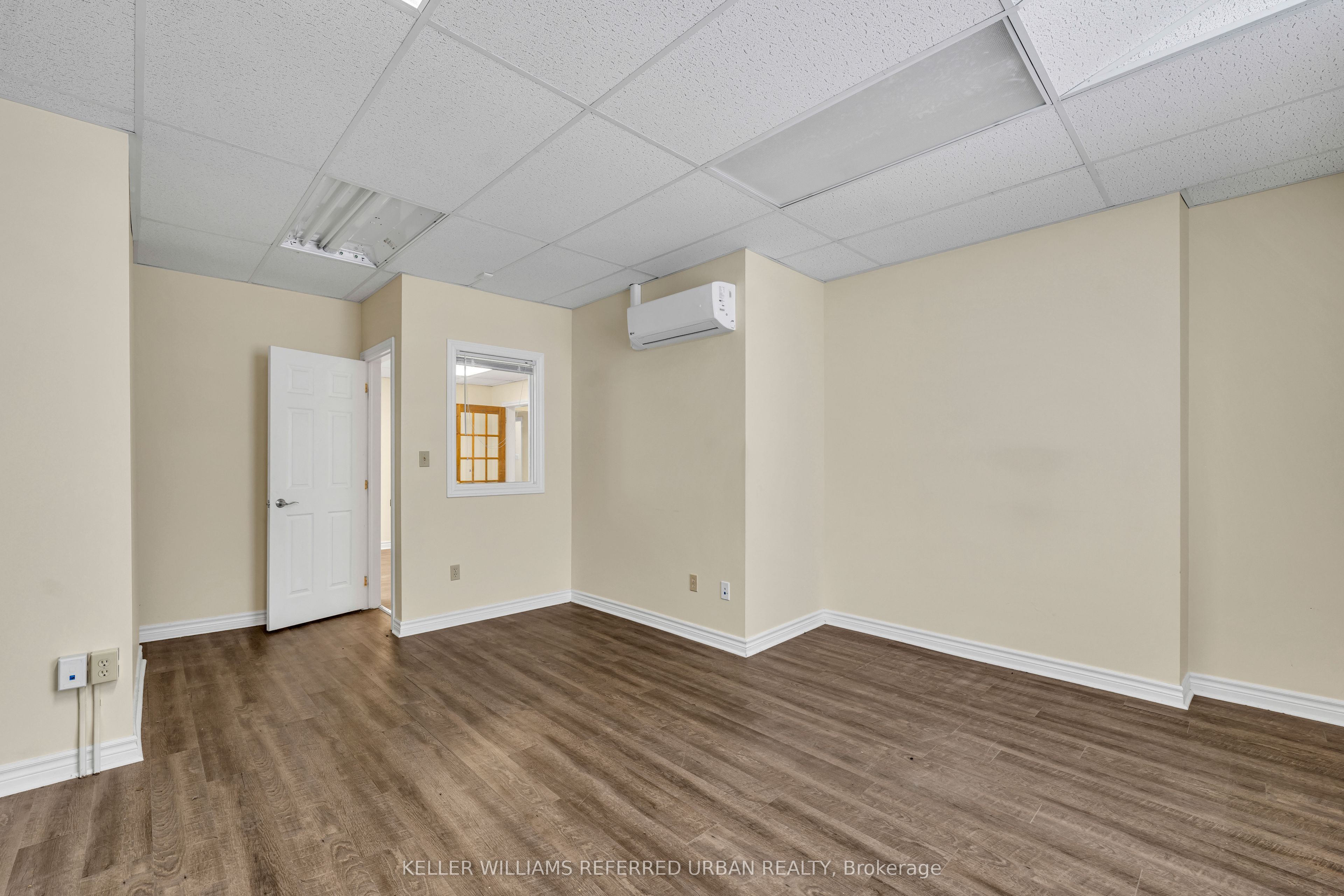 319 Division St Property Photo 28