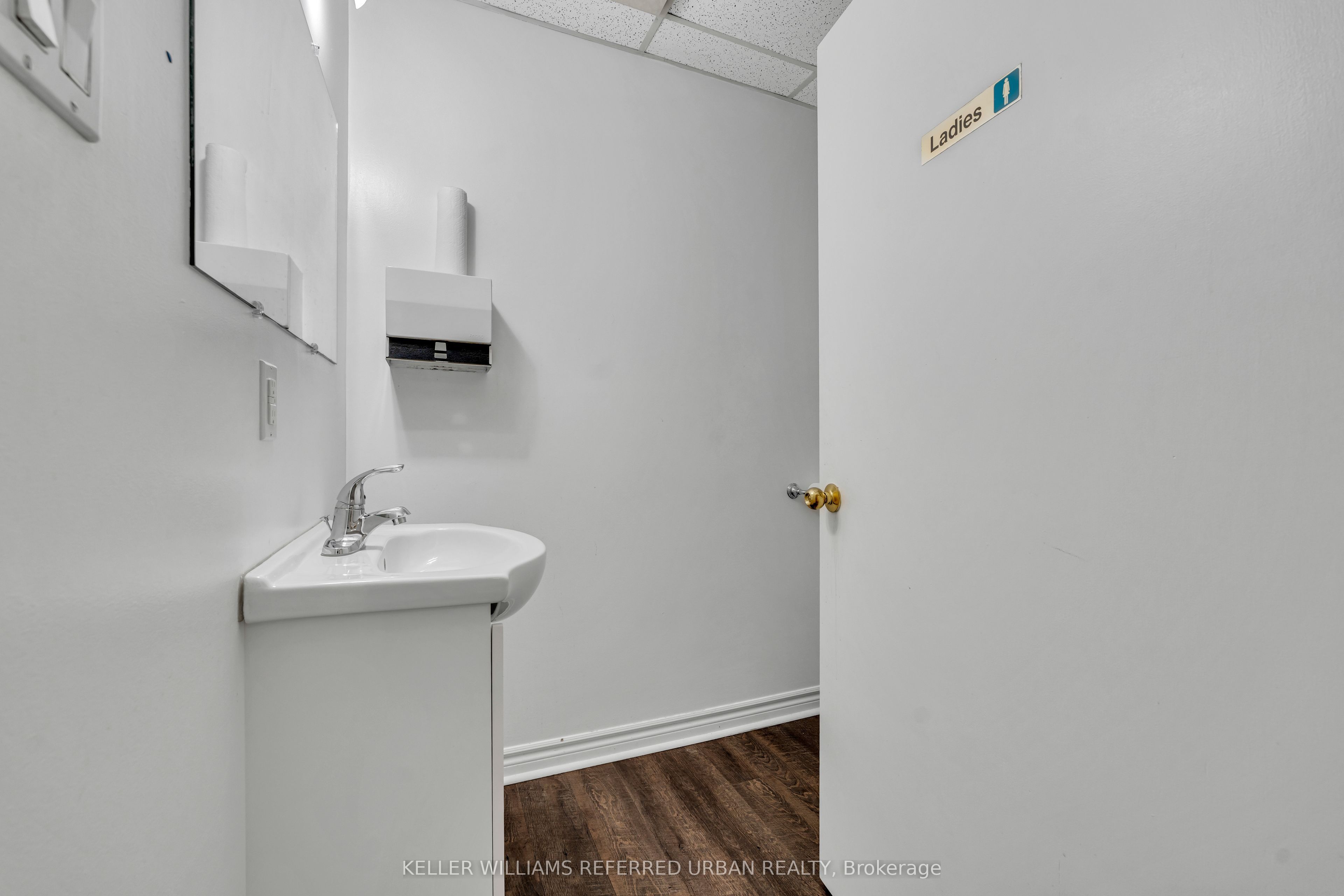 319 Division St Property Photo 36