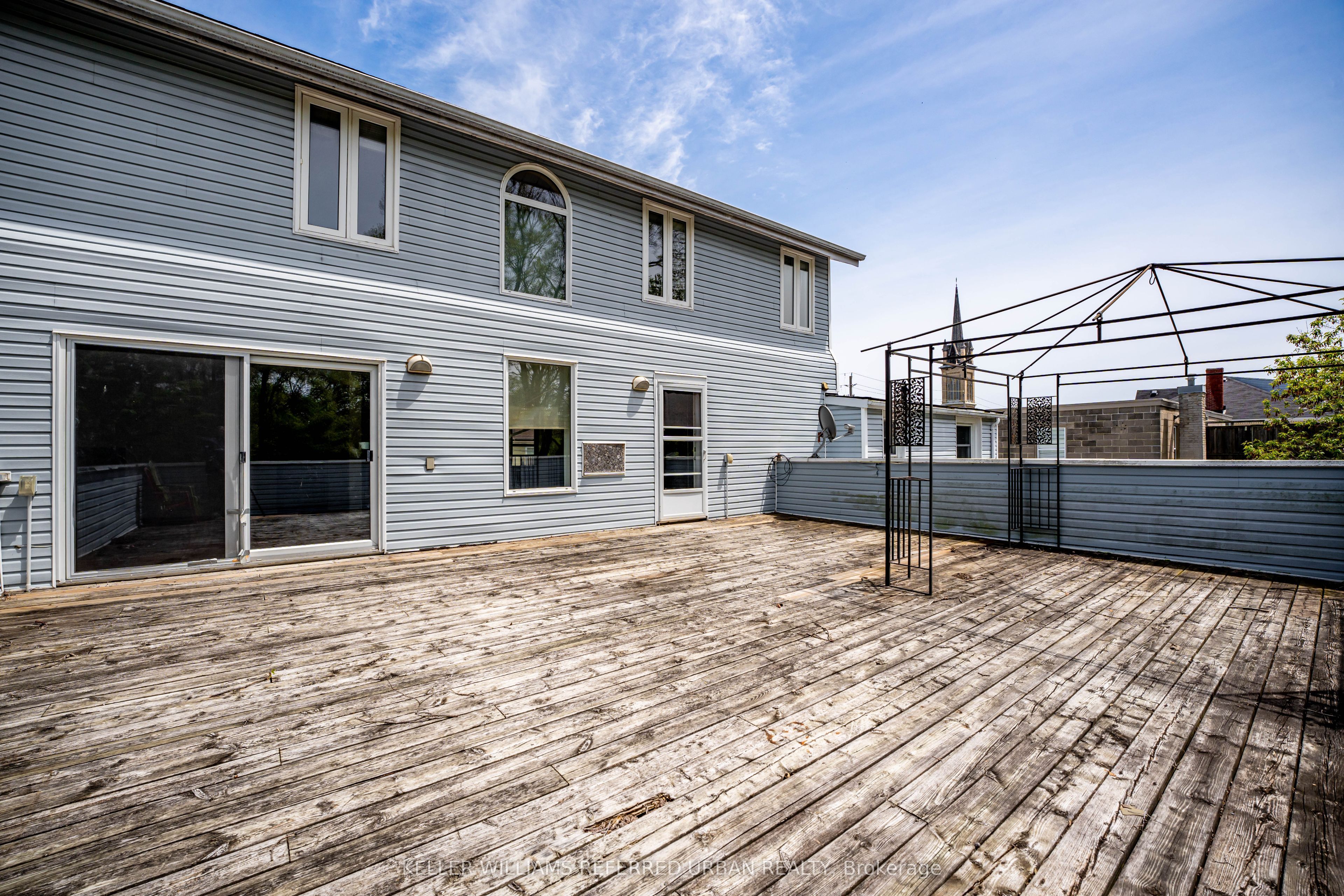 319 Division St Property Photo 44