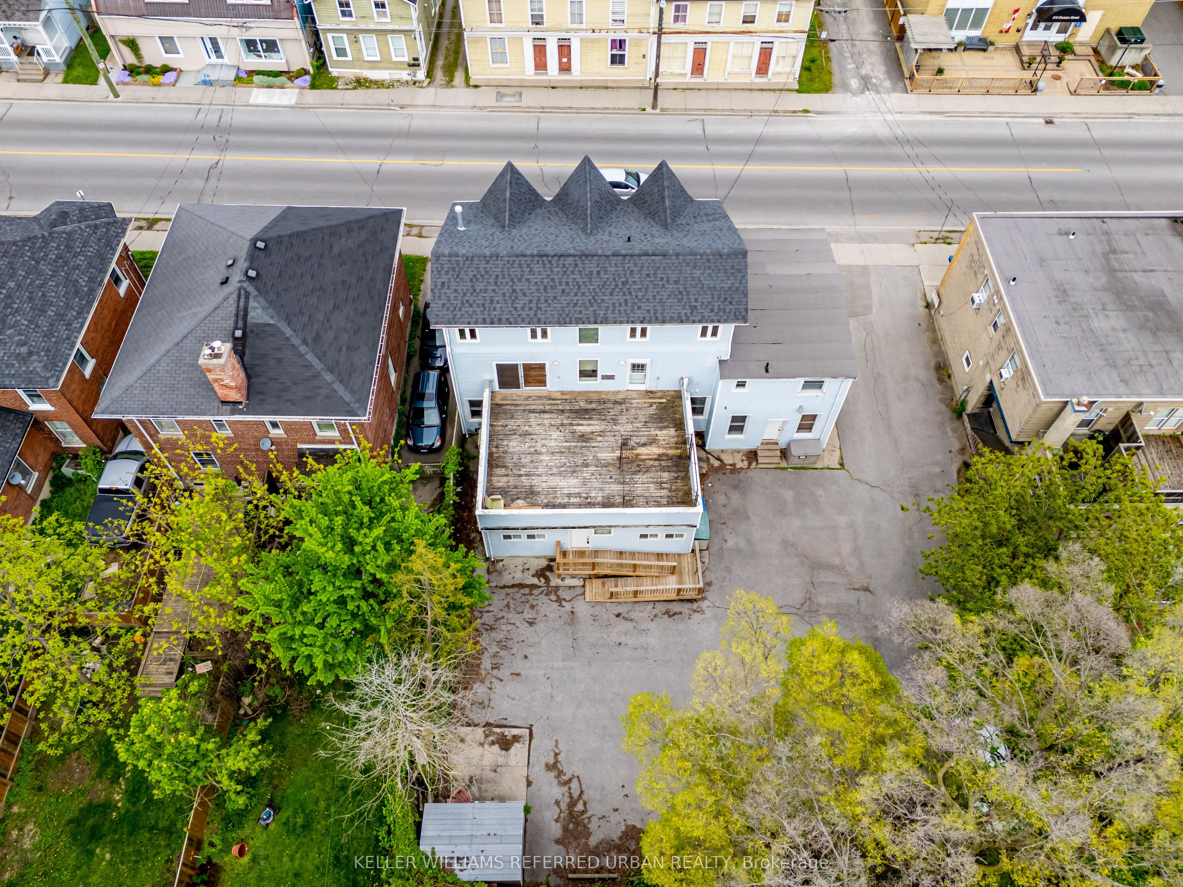 319 Division St Property Photo 49