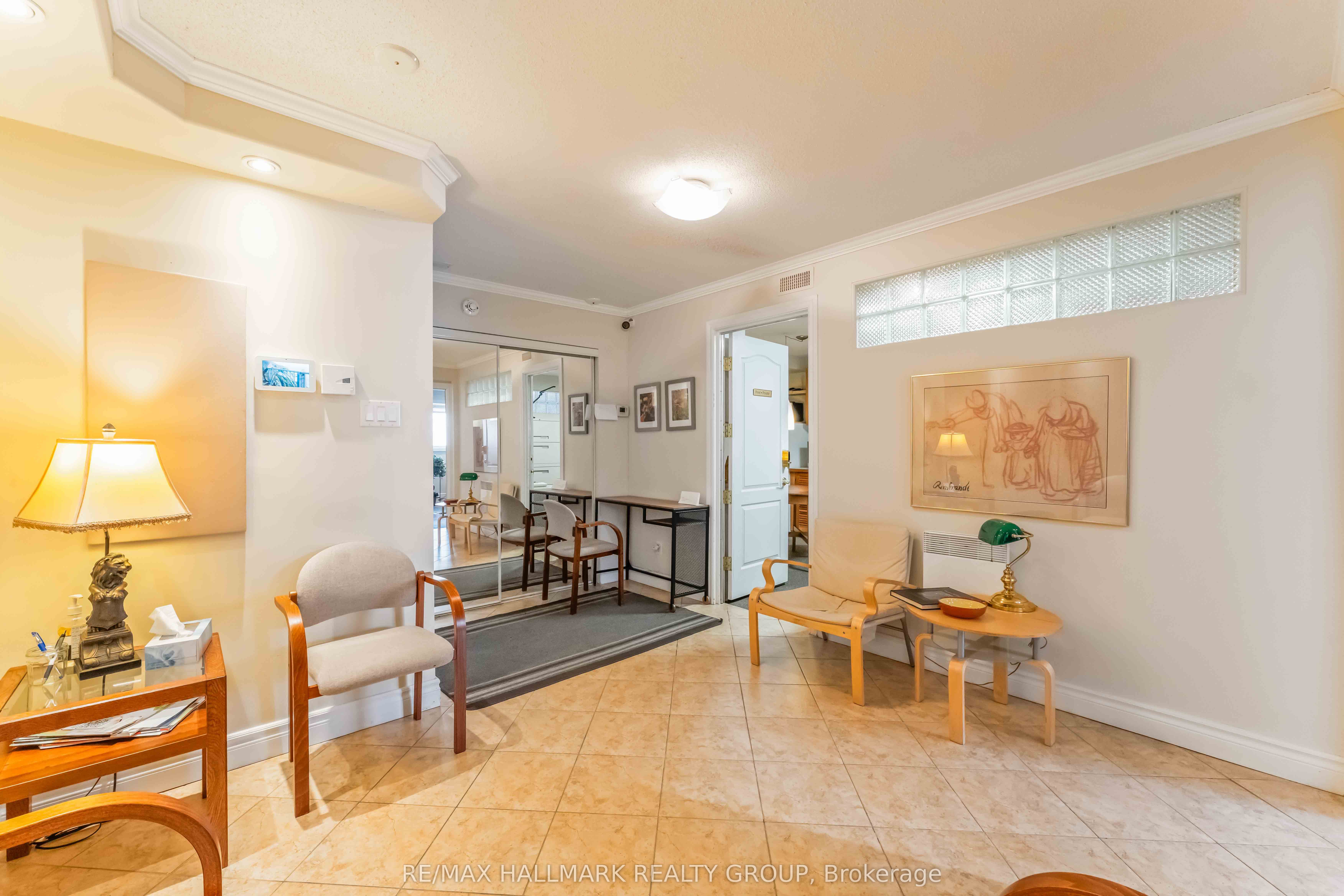 #201 - 117 Murray Street Property Photo 4