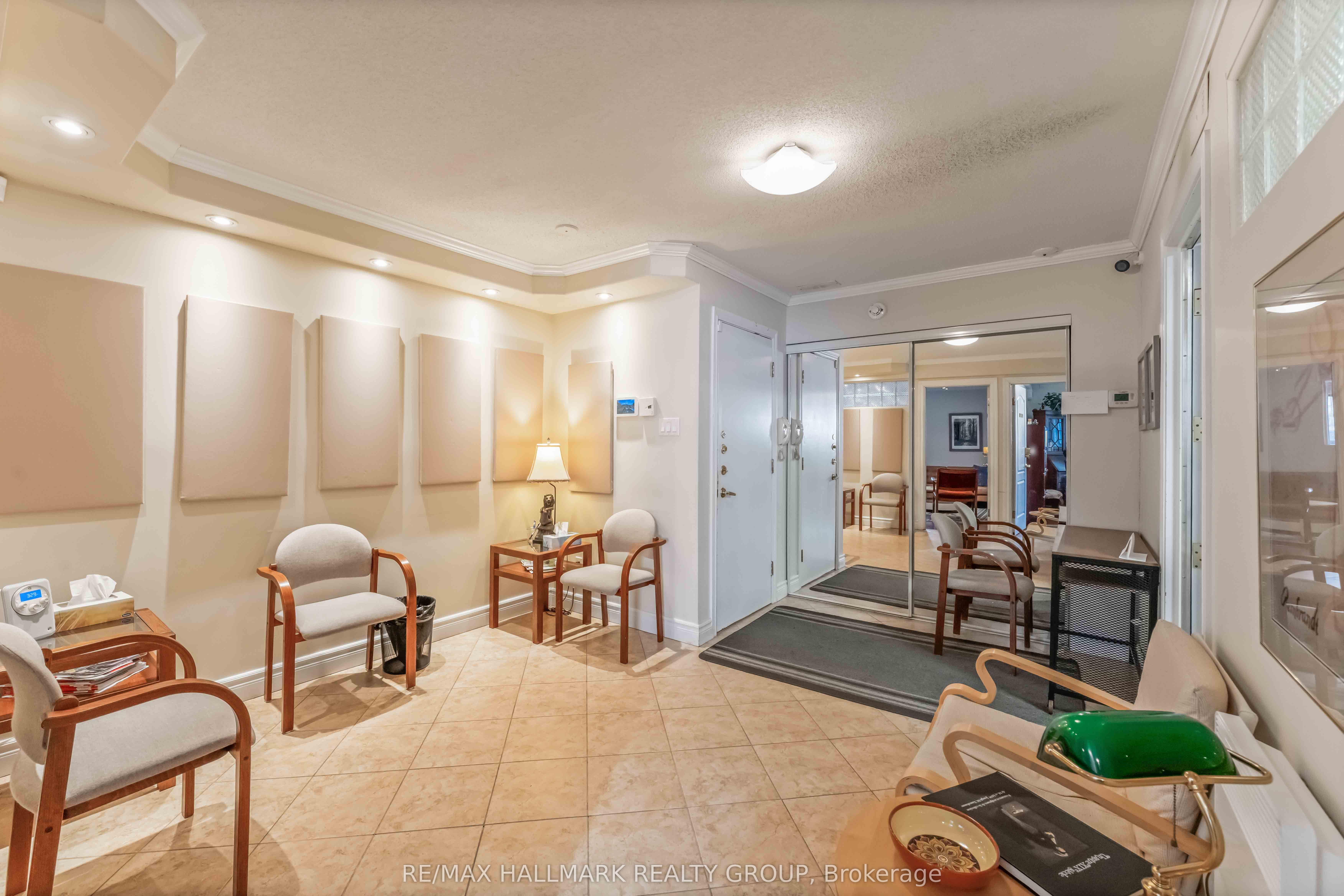 #201 - 117 Murray Street Property Photo 6