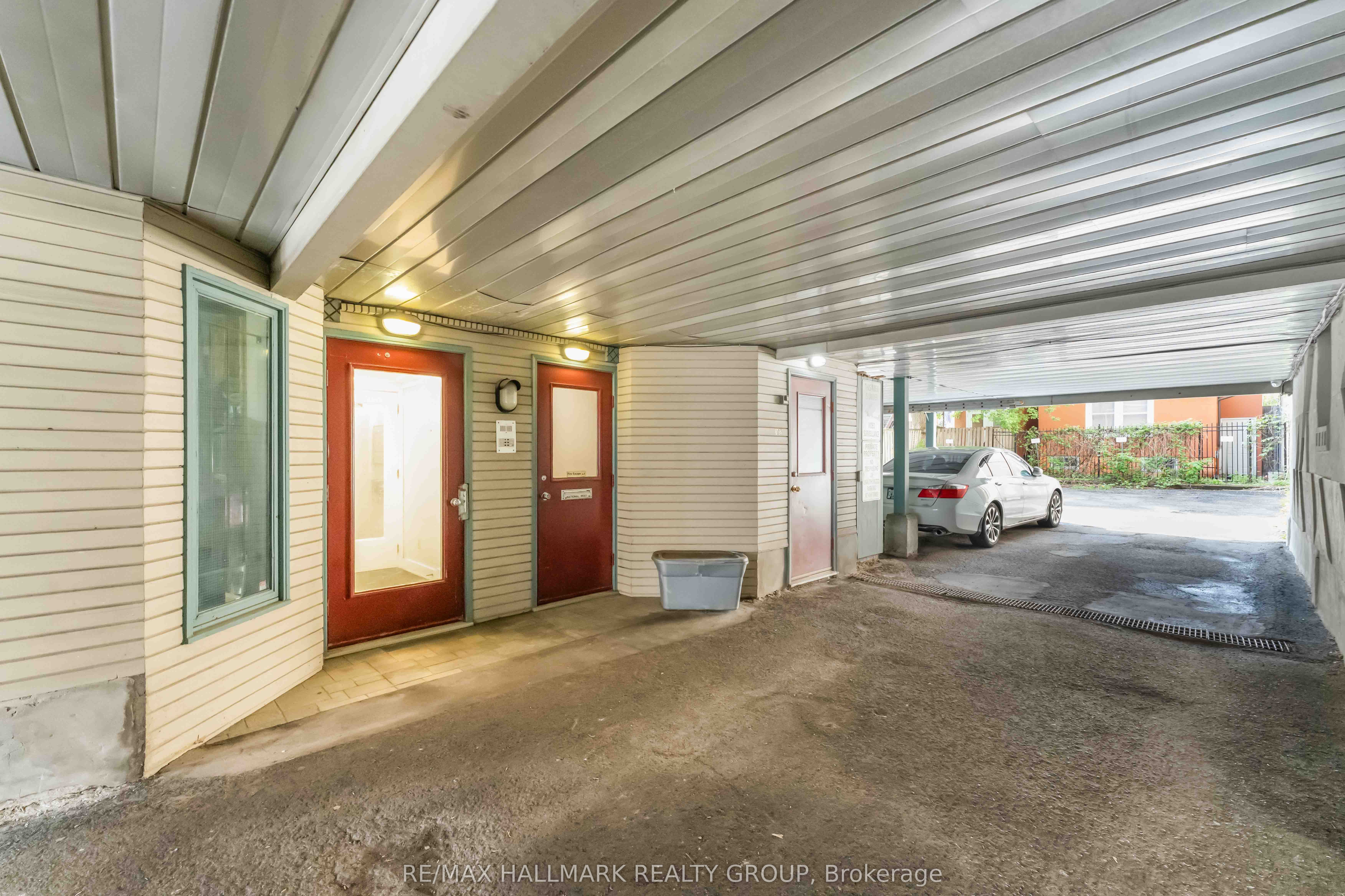#201 - 117 Murray Street Property Photo 23