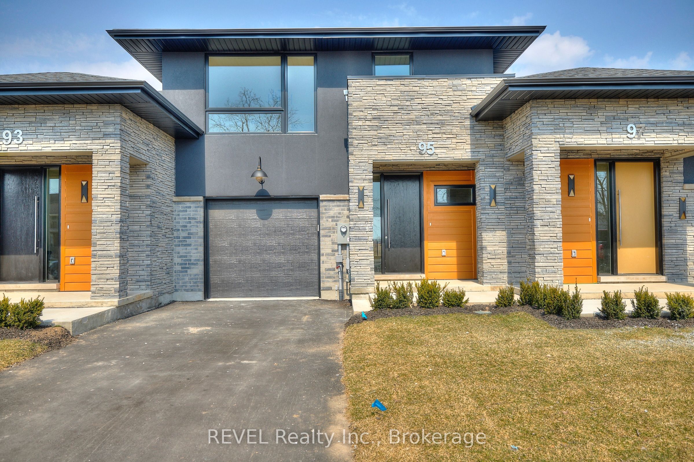 95 Port Robinson Road Property Photo 1