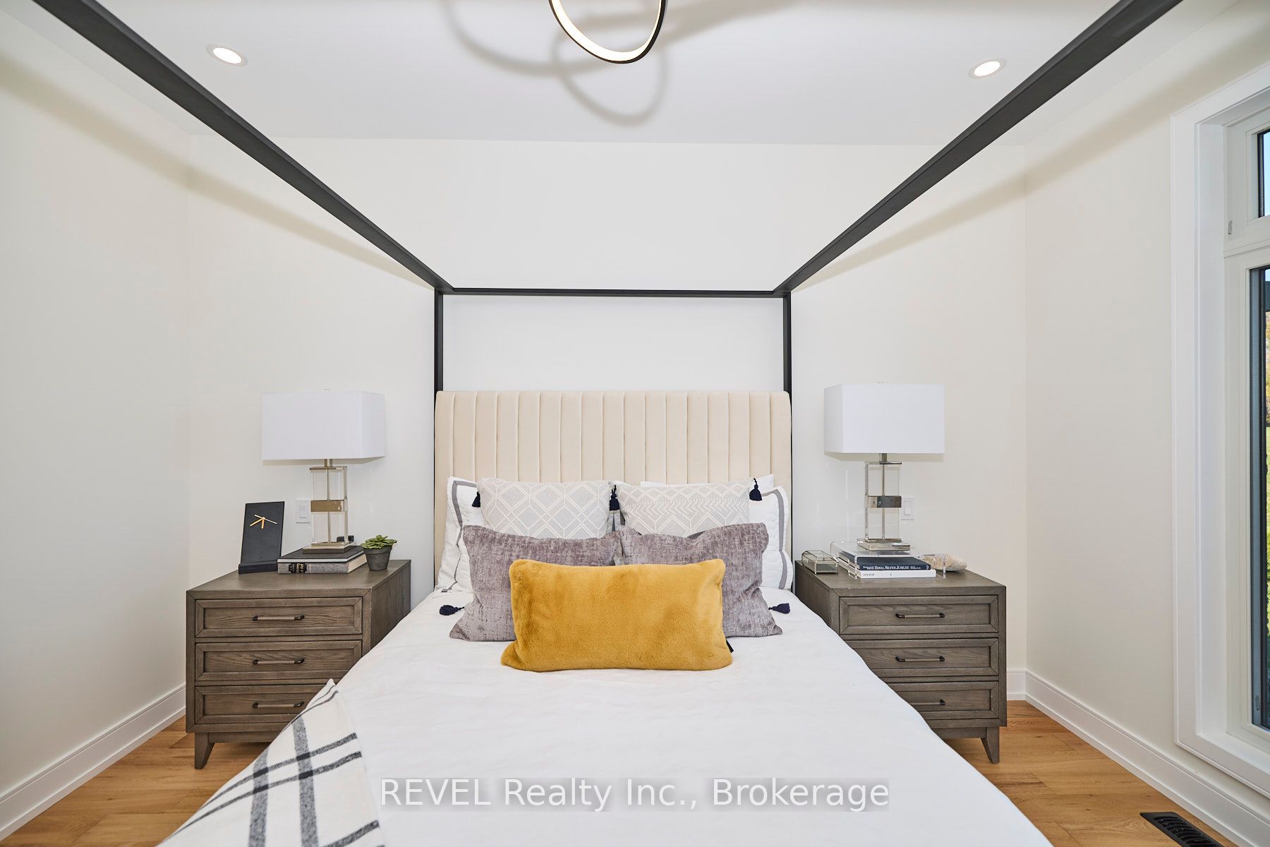 87 Port Robinson Road Property Photo 22