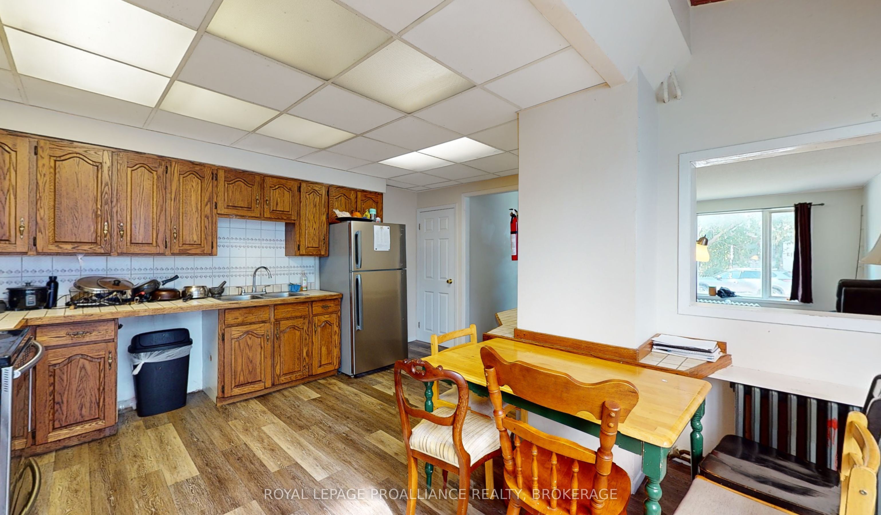 273 Rideau St Property Photo 7