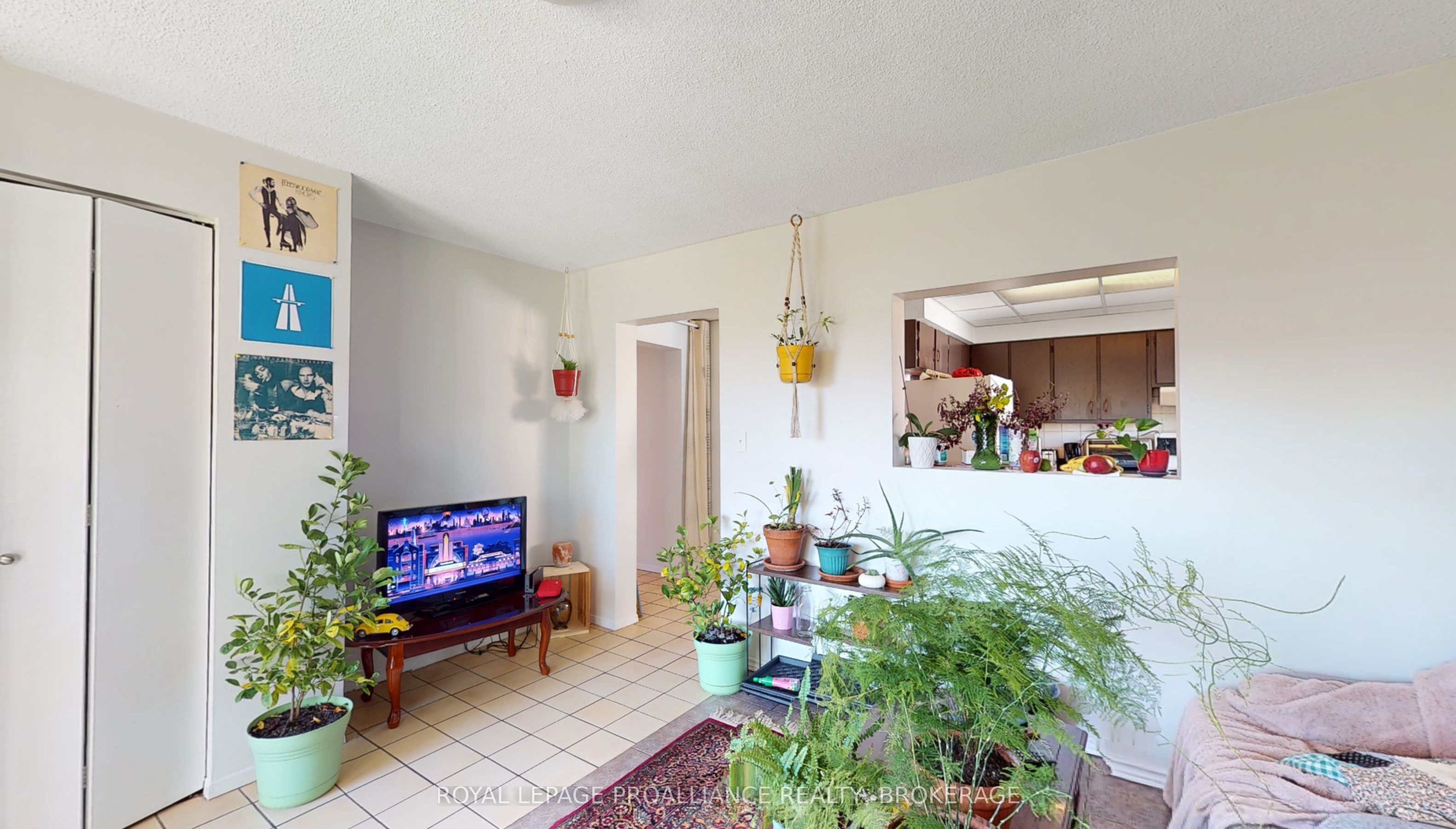 273 Rideau St Property Photo 22