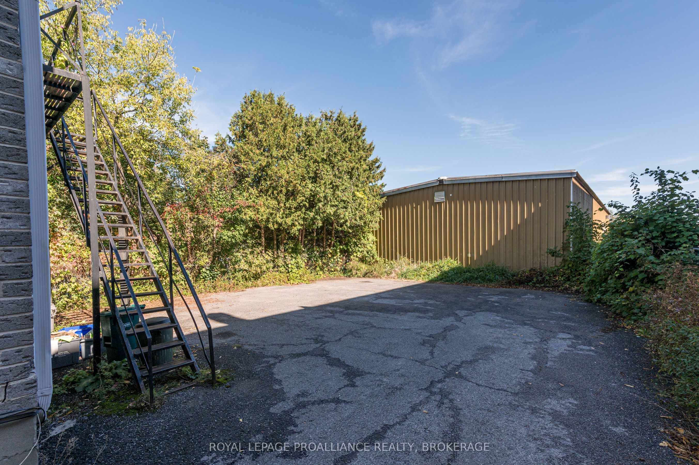 273 Rideau St Property Photo 26
