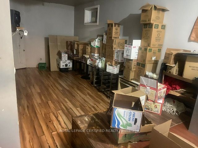 354 Main St West Property Photo 20