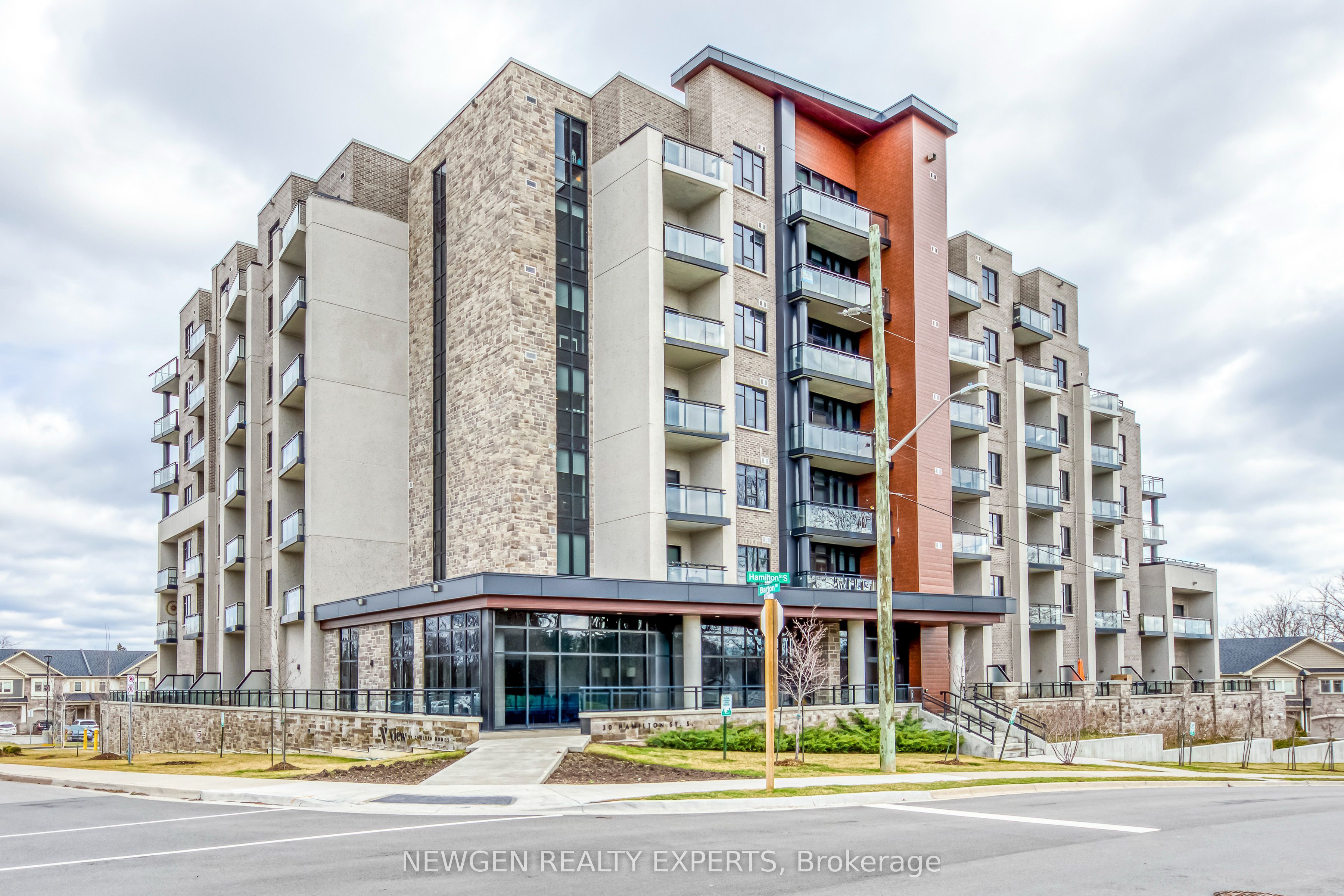 #302 - 30 Hamilton Street Property Photo 1
