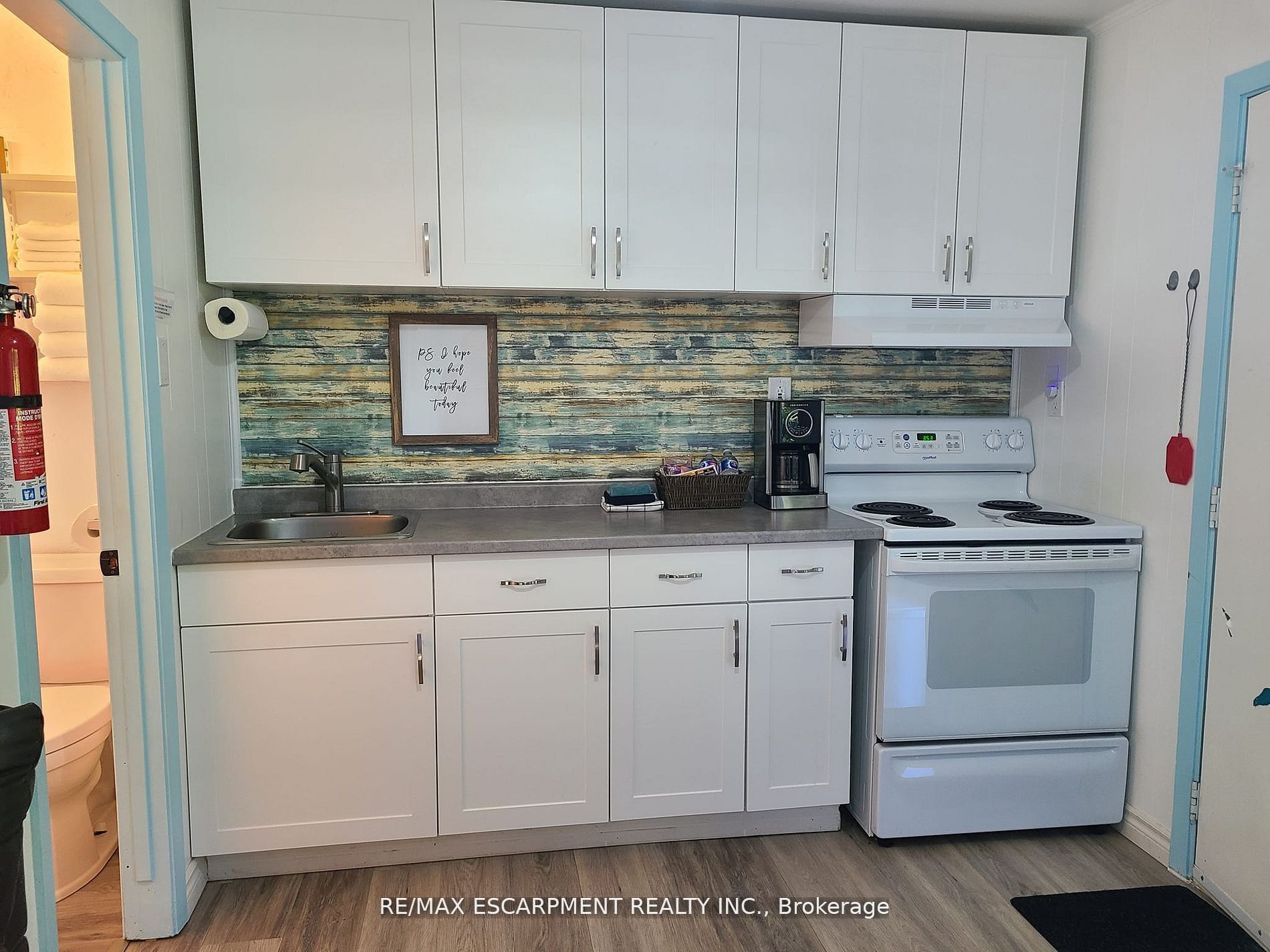 9717 Army Camp Road Property Photo 10