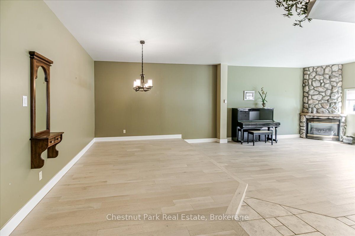10 George Walk Property Photo 15