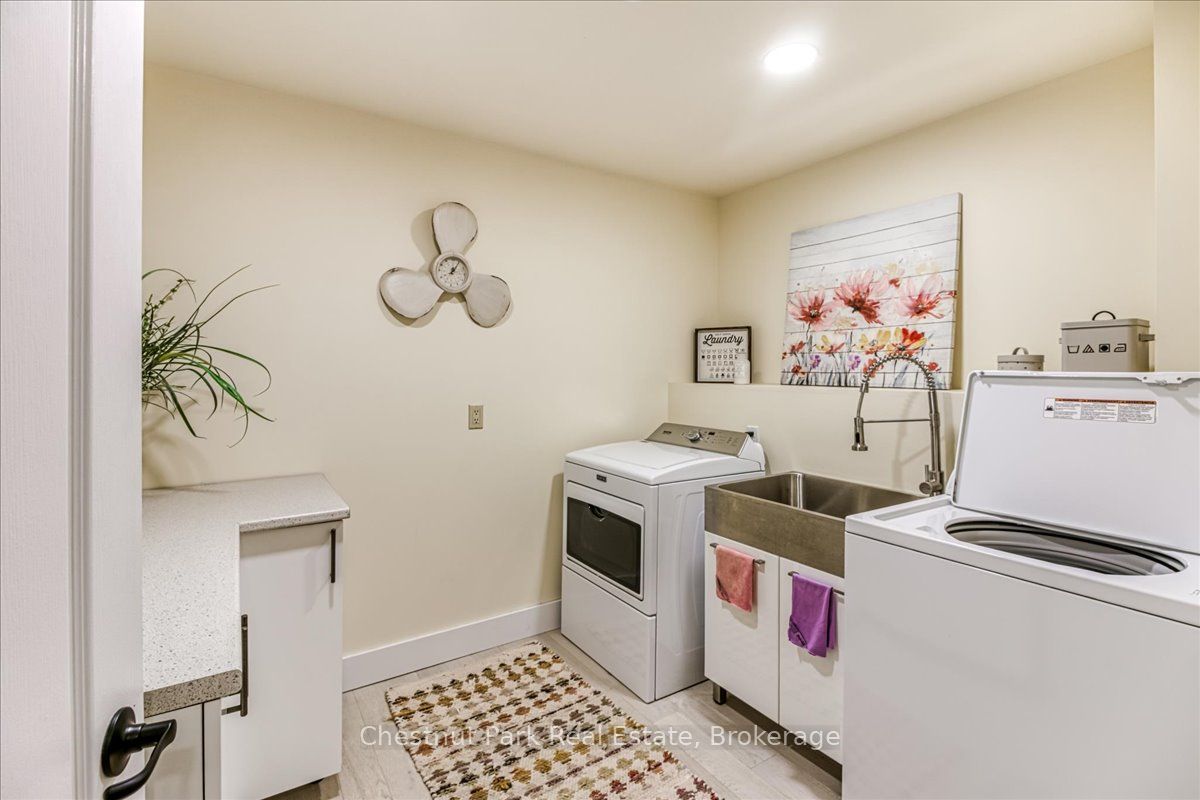 10 George Walk Property Photo 17