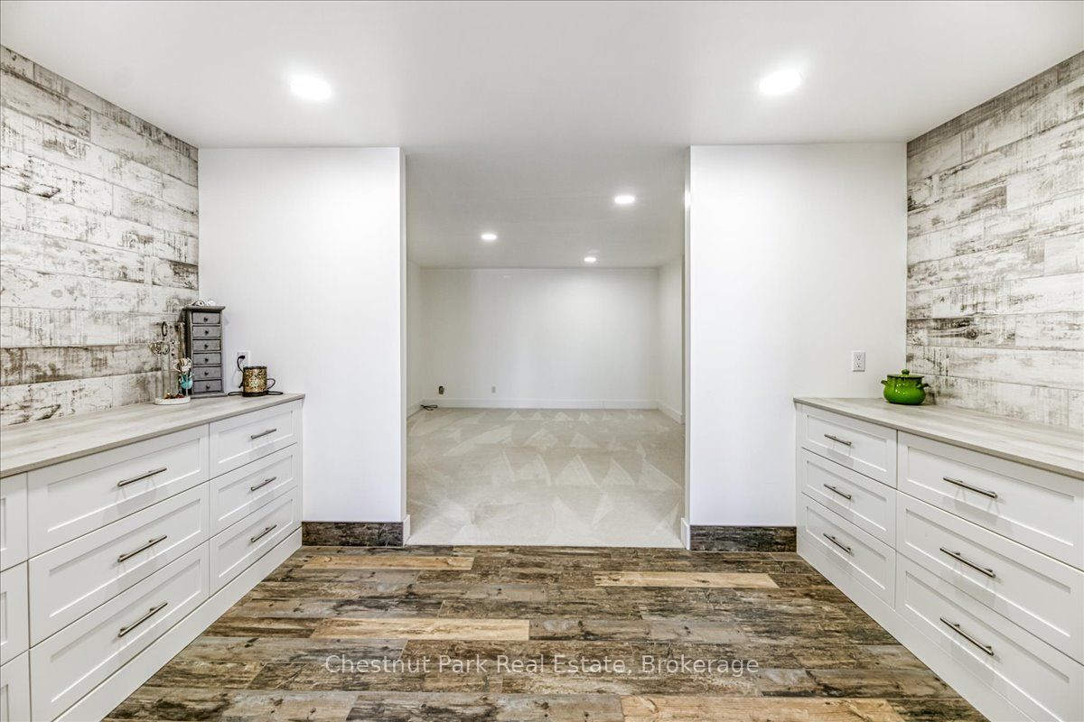 10 George Walk Property Photo 29