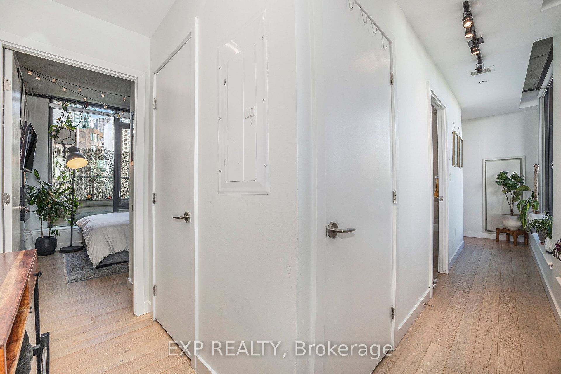 224 Lyon Street N 516 Property Photo 5