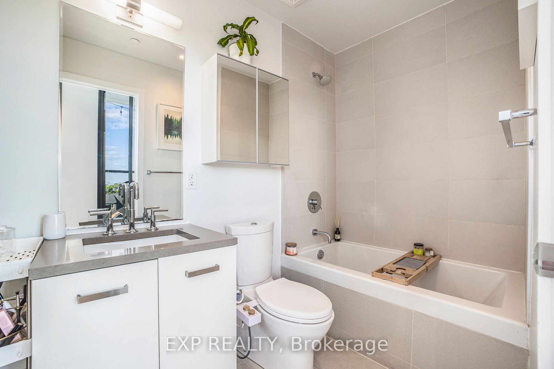 224 Lyon Street N 516 Property Photo 20