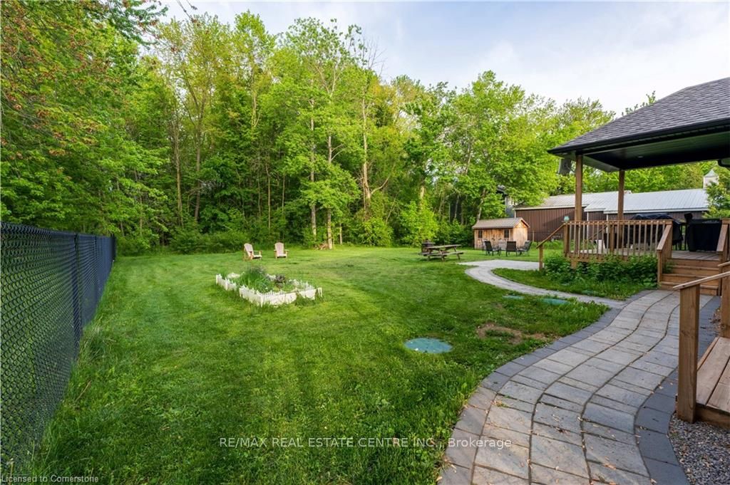 1011 Townline Road Property Photo 32