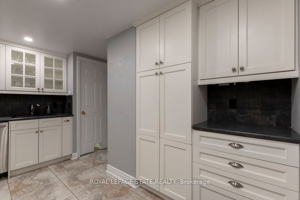150 Wilson Street W 220 Property Photo 18