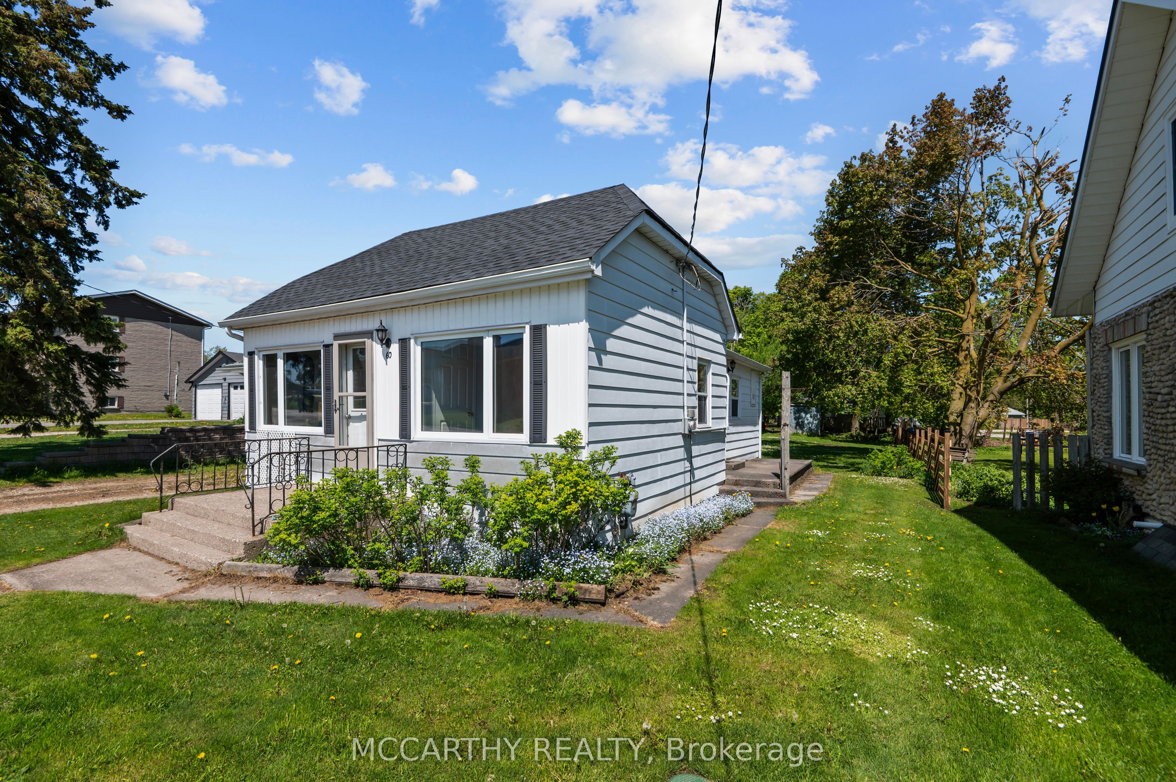 60 Owen Sound Street Property Photo 1