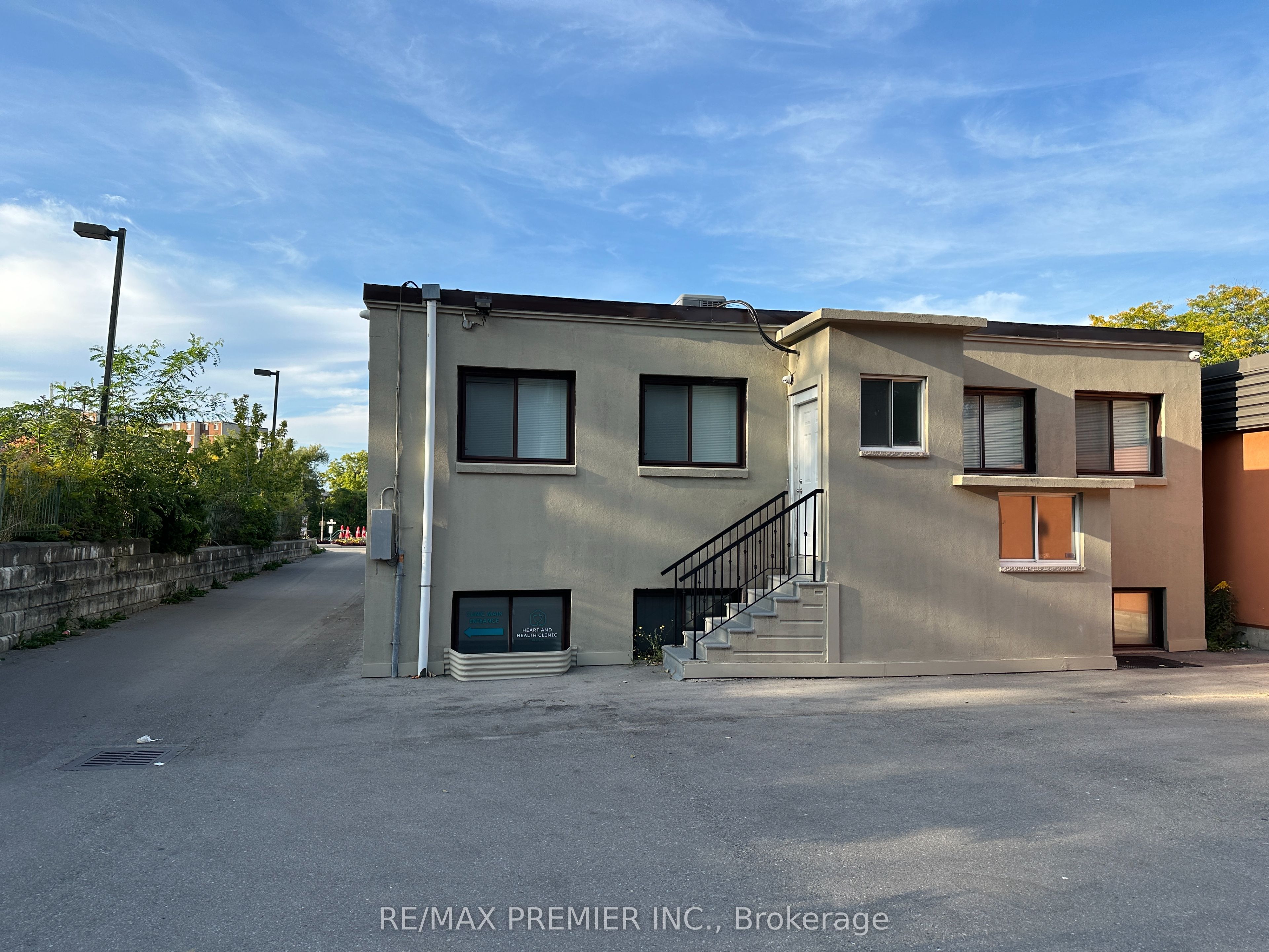 #m04 A-b - 70 King Street Property Photo 4