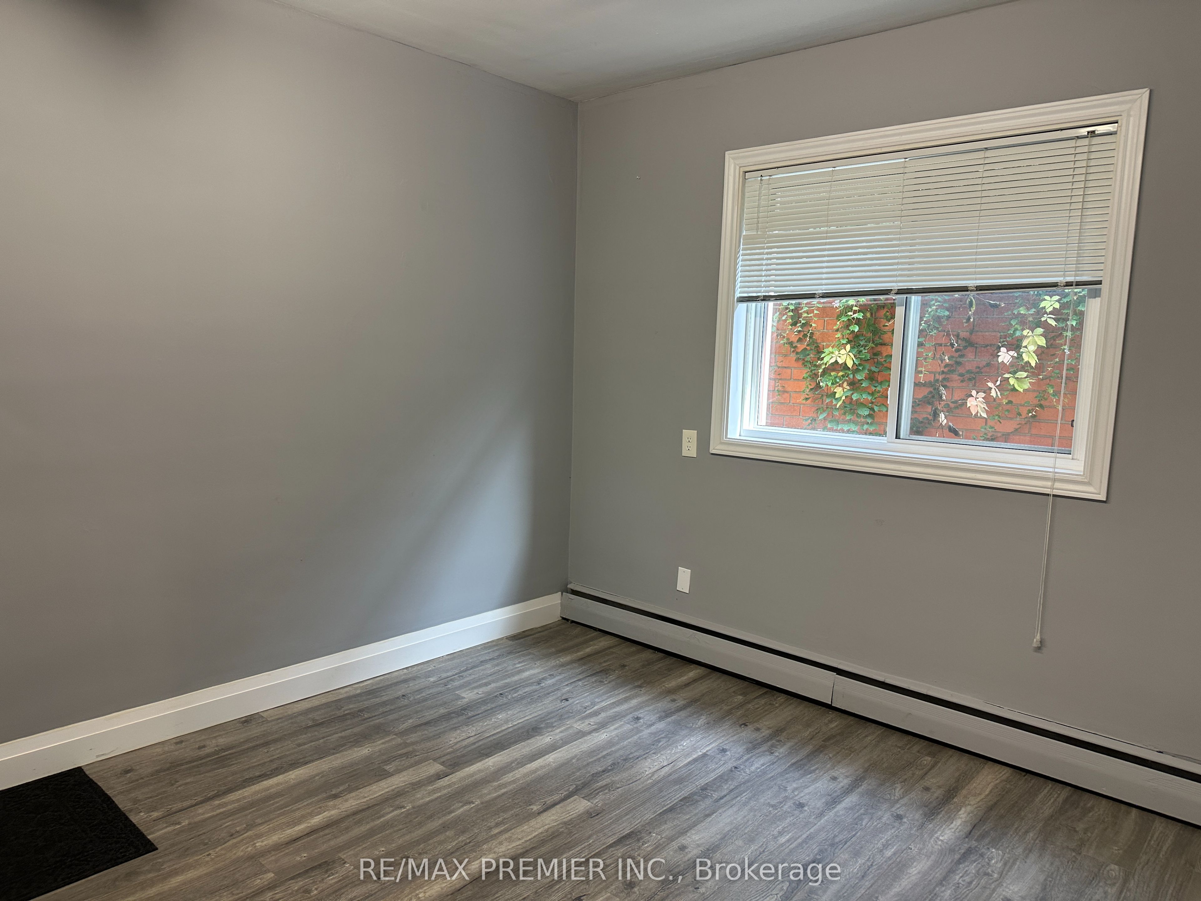 #m04 A-b - 70 King Street Property Photo 6