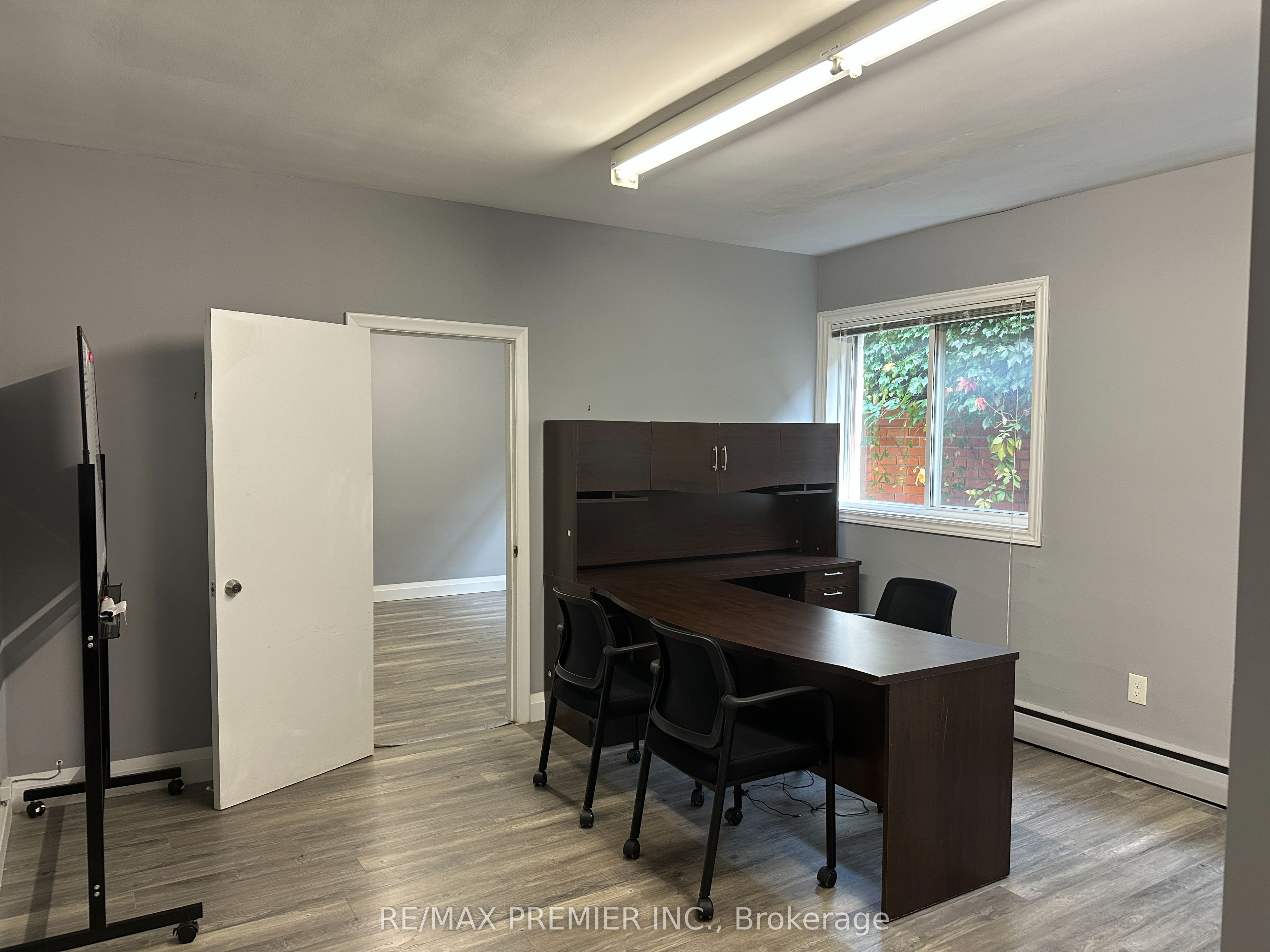 #m04 A-b - 70 King Street Property Photo 7