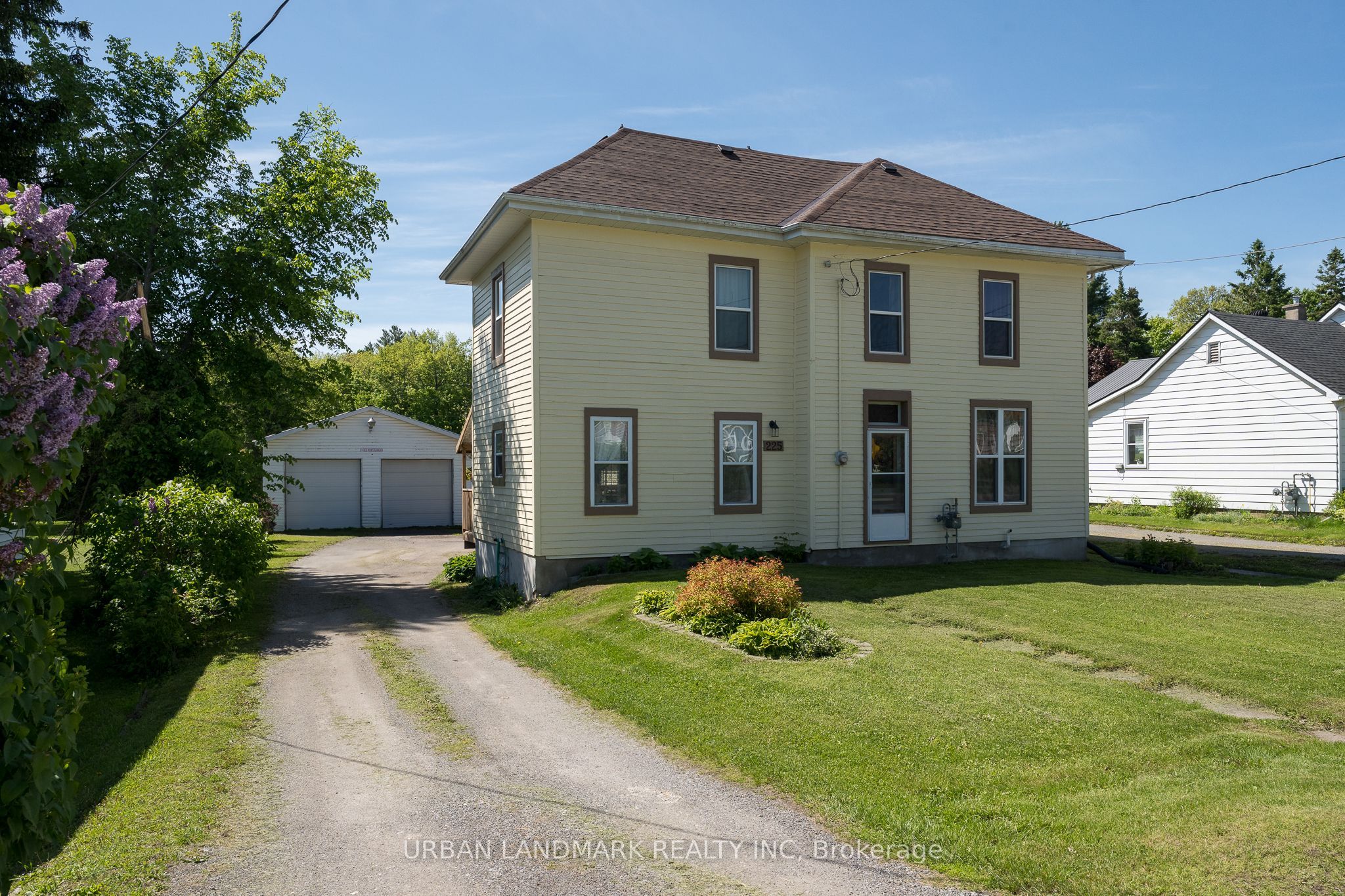 225 St Lawrence Street Property Photo 1
