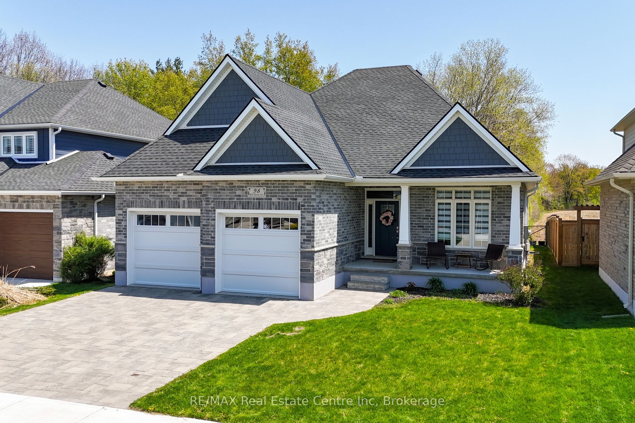 98 Mill Pond Crescent Property Photo 1