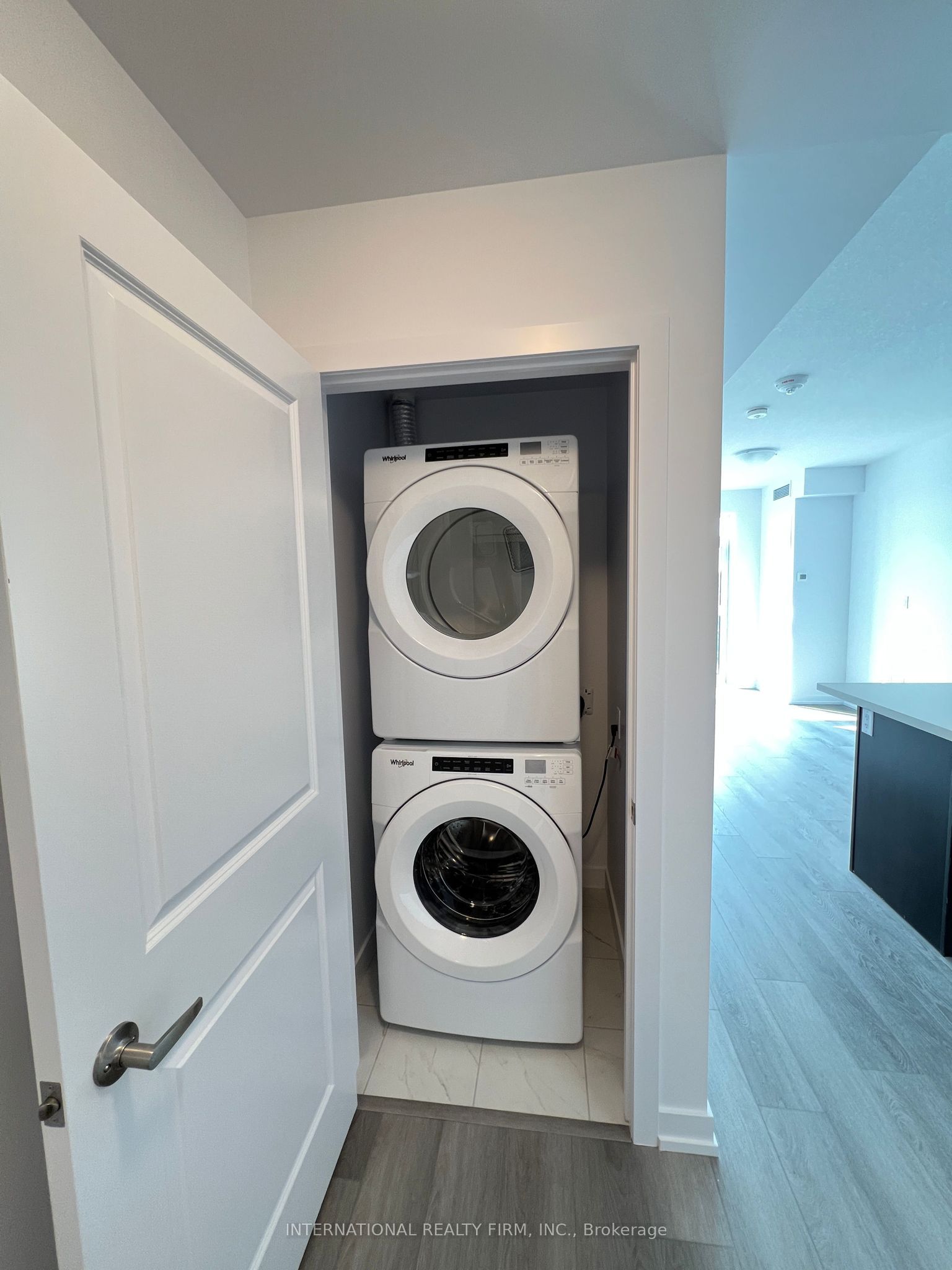 #305 - 460 Dundas St Street Property Photo 6