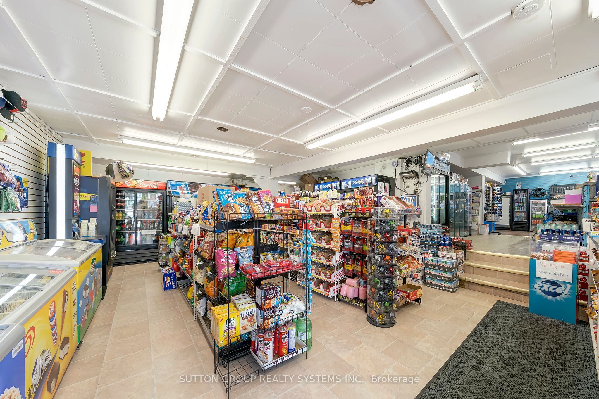 58 Southworth St Property Photo 3