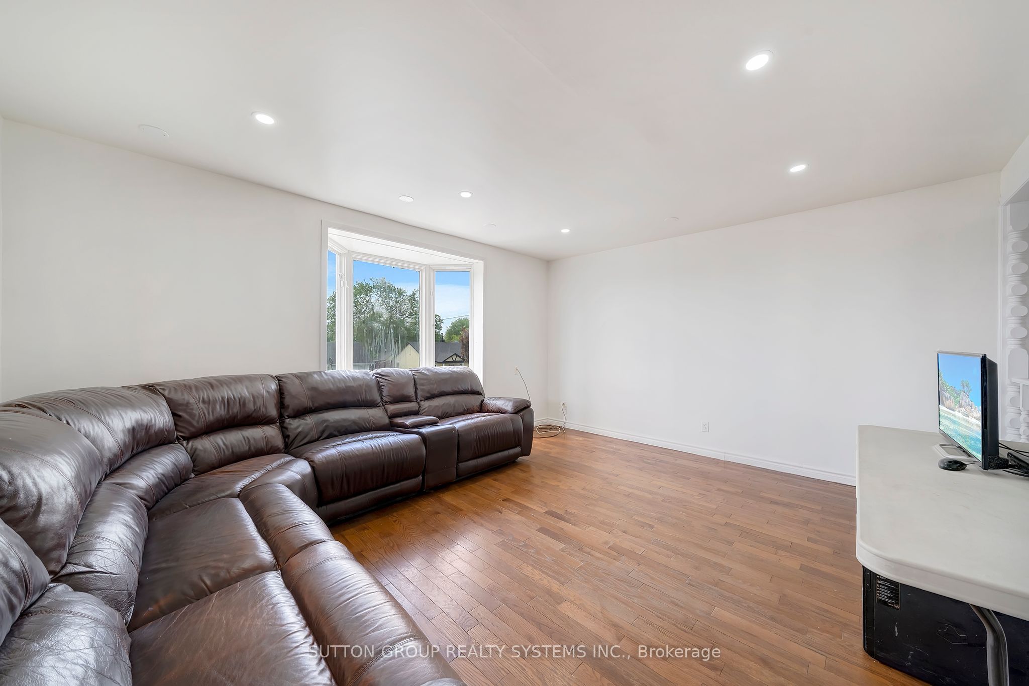 58 Southworth St Property Photo 16