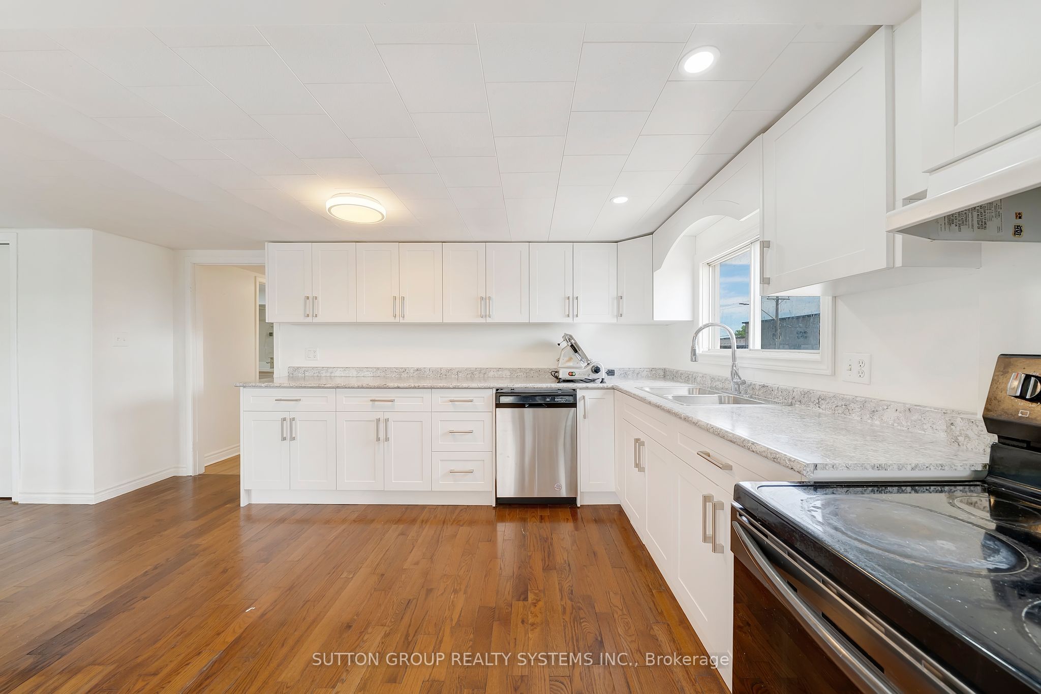58 Southworth St Property Photo 23