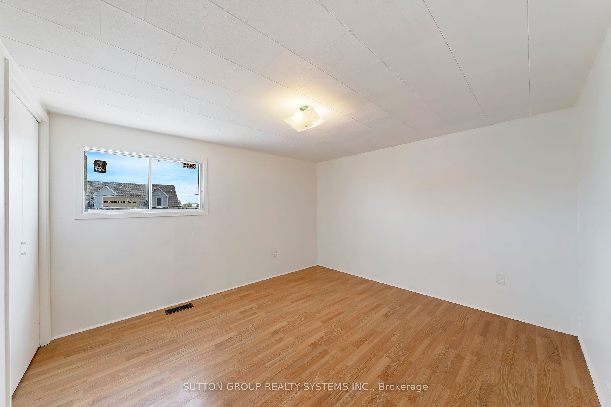 58 Southworth St Property Photo 27