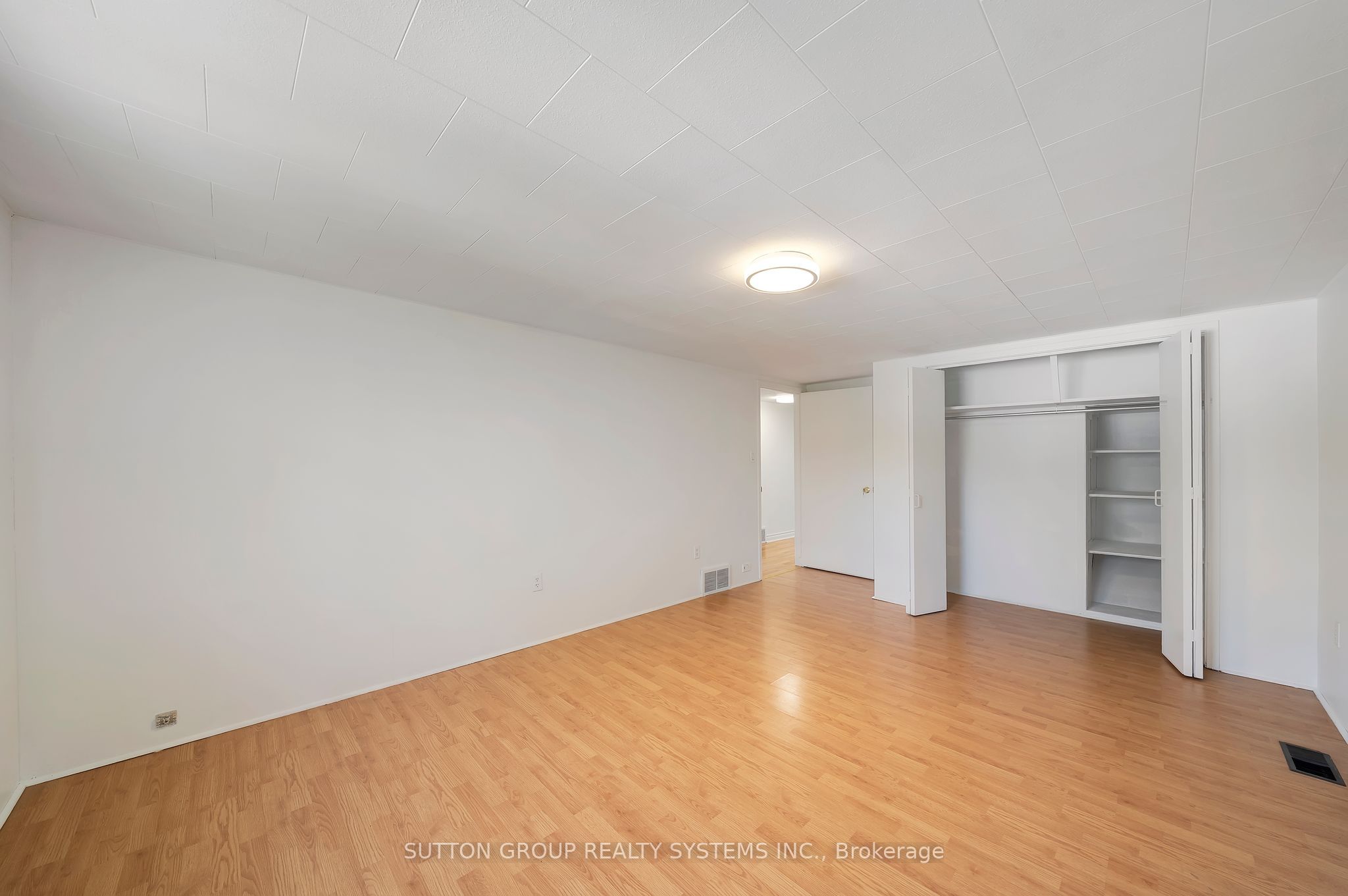 58 Southworth St Property Photo 31