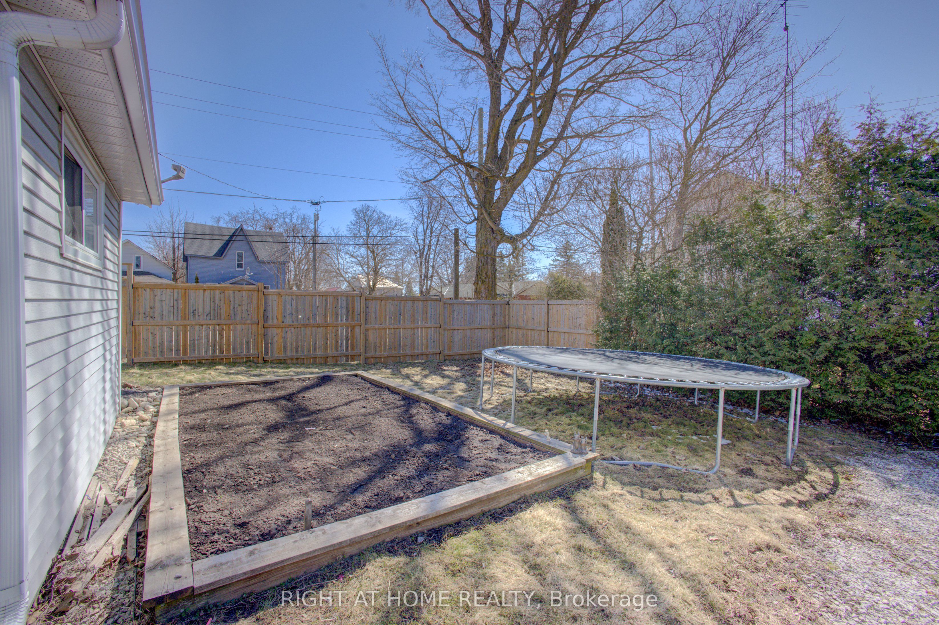 160 Victoria St Property Photo 9