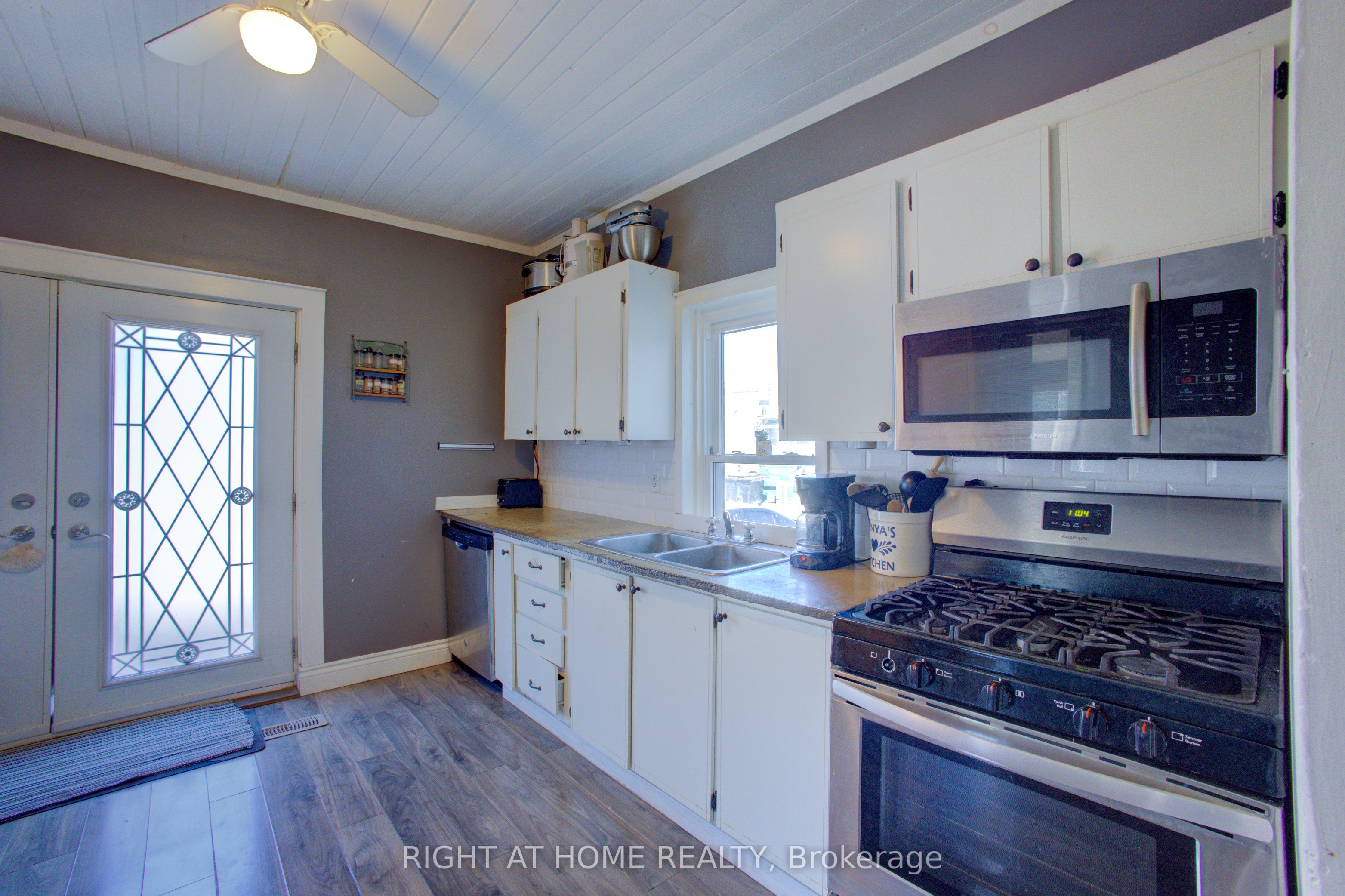 160 Victoria St Property Photo 16
