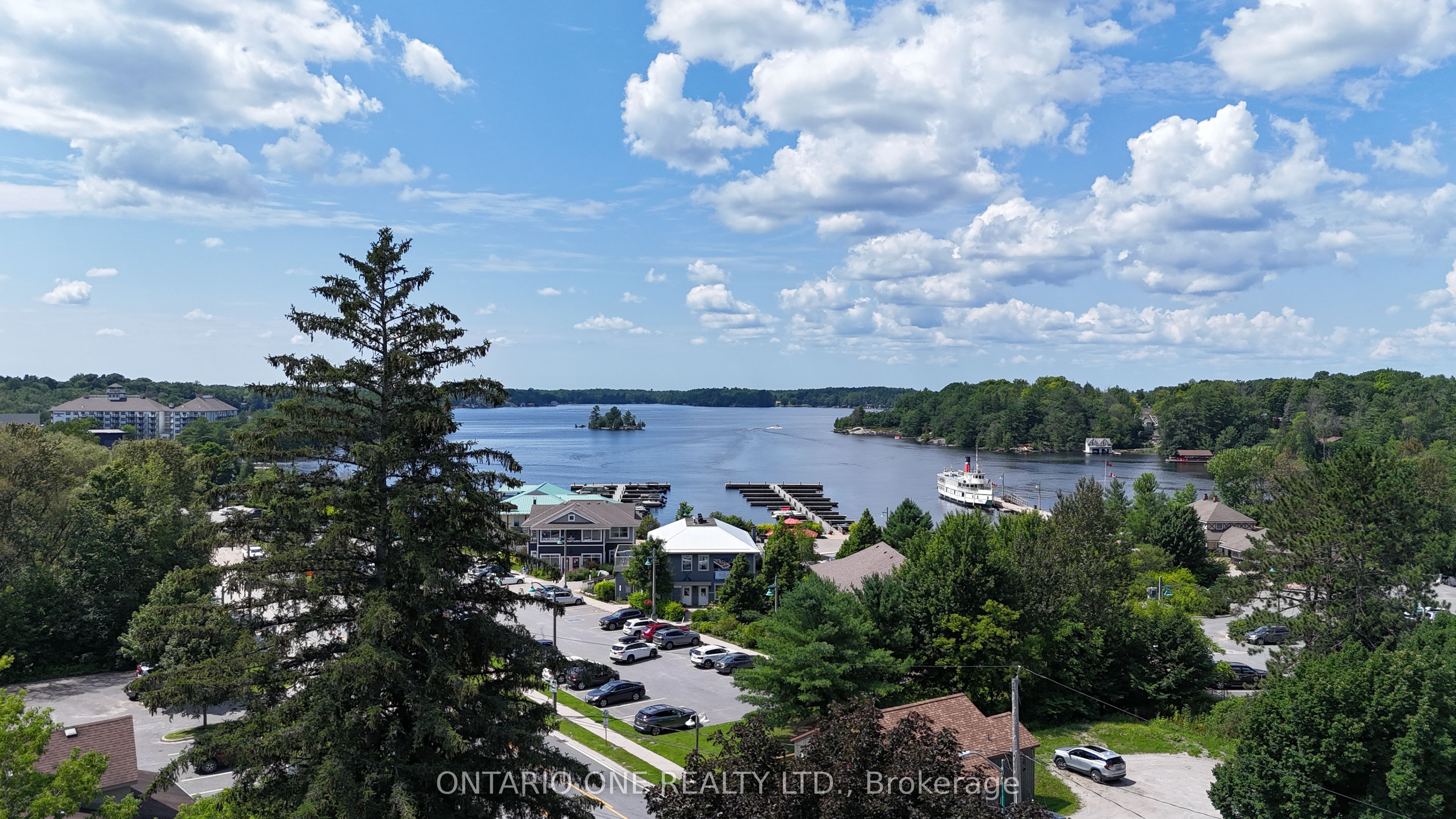 811 Bay St Property Photo 1