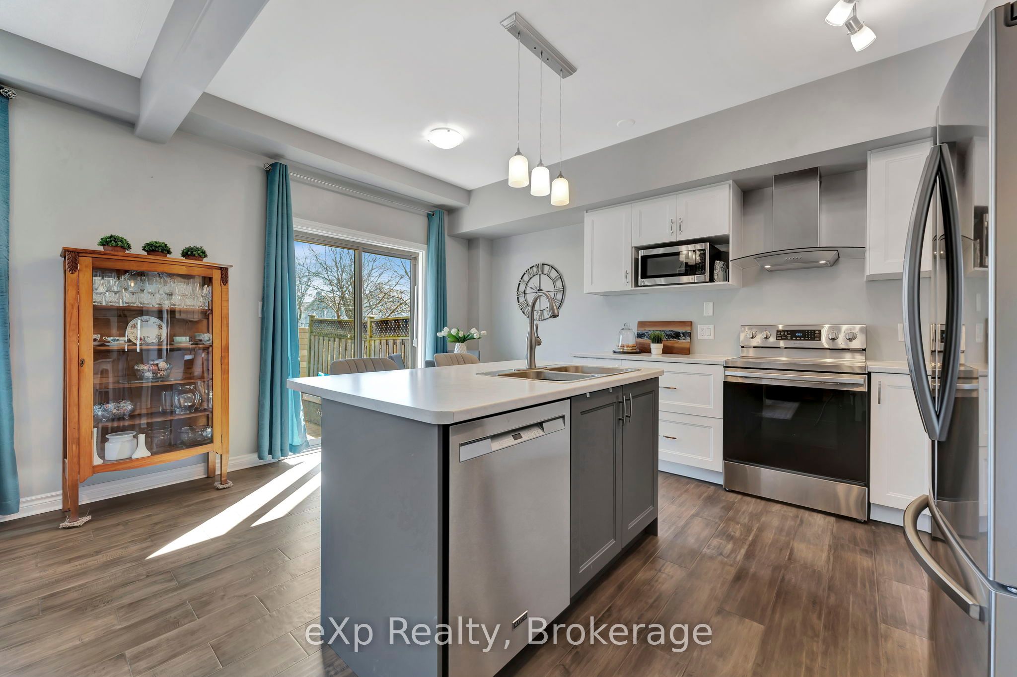 12 Brantwood Park Rd Property Photo 1