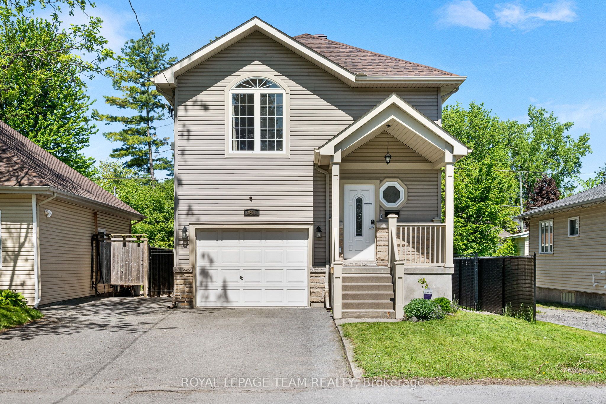 2911 Ahearn Avenue Property Photo 1