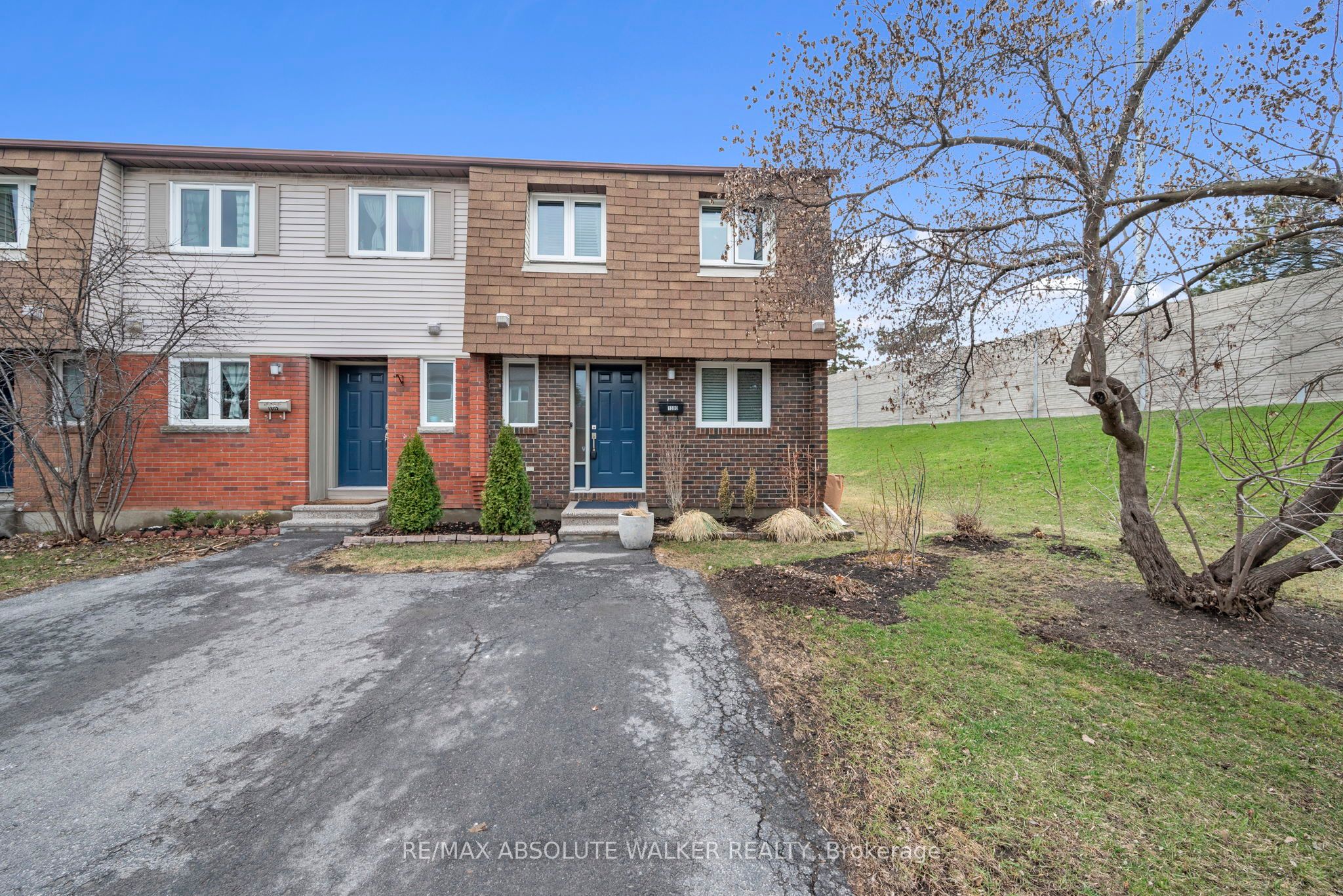 1300 Alness Ct Property Photo 1