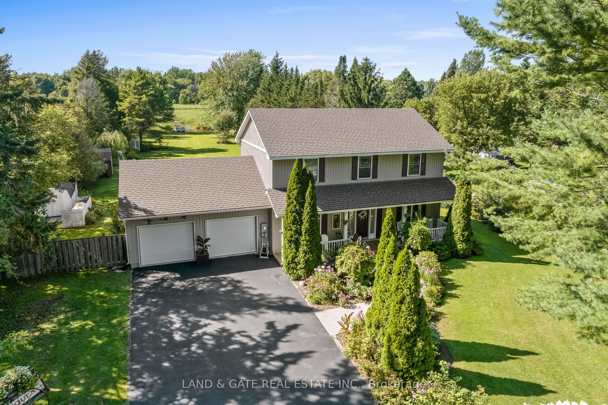 184 Harbard Road W Property Photo 2