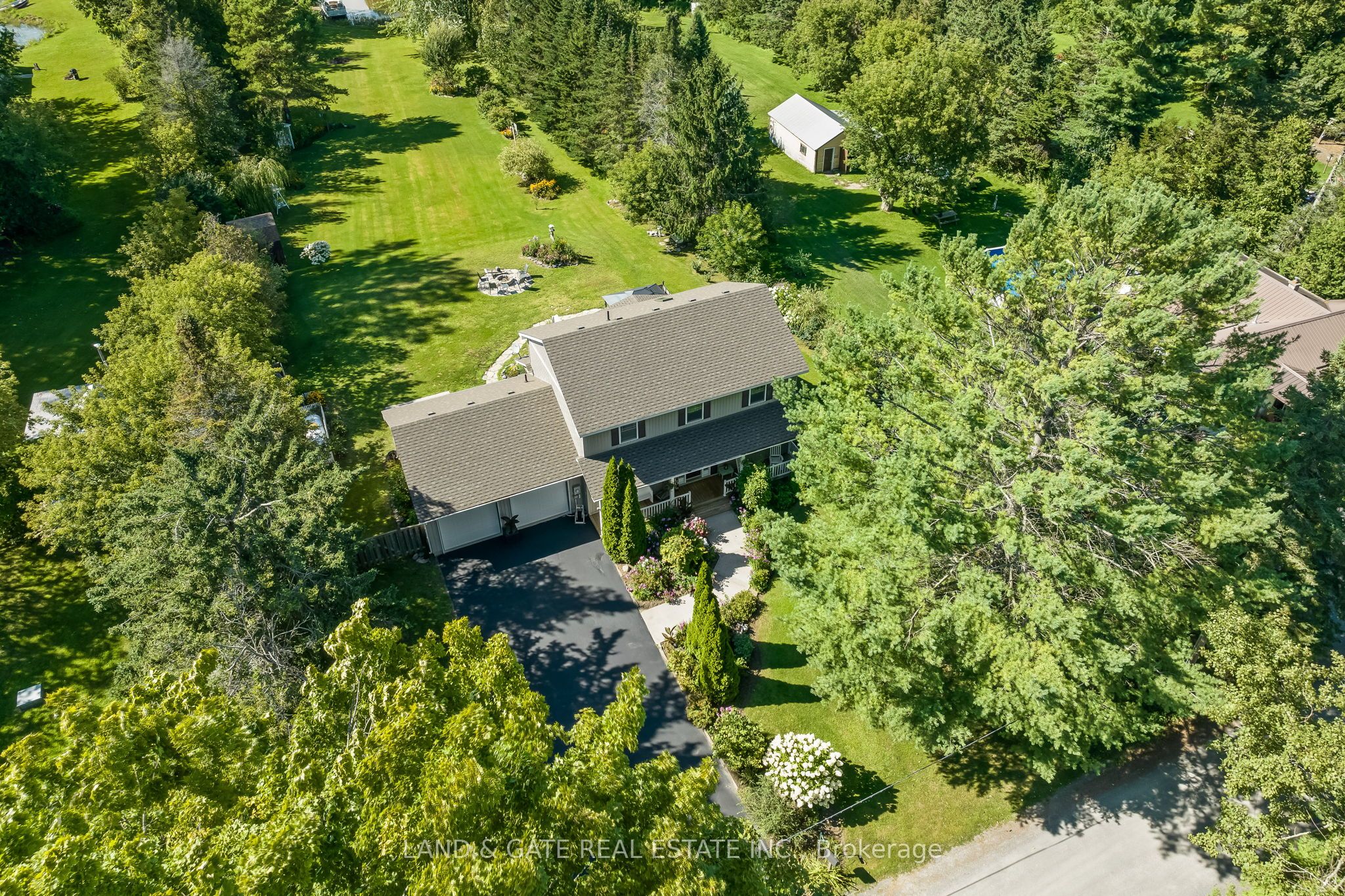 184 Harbard Road W Property Photo 3