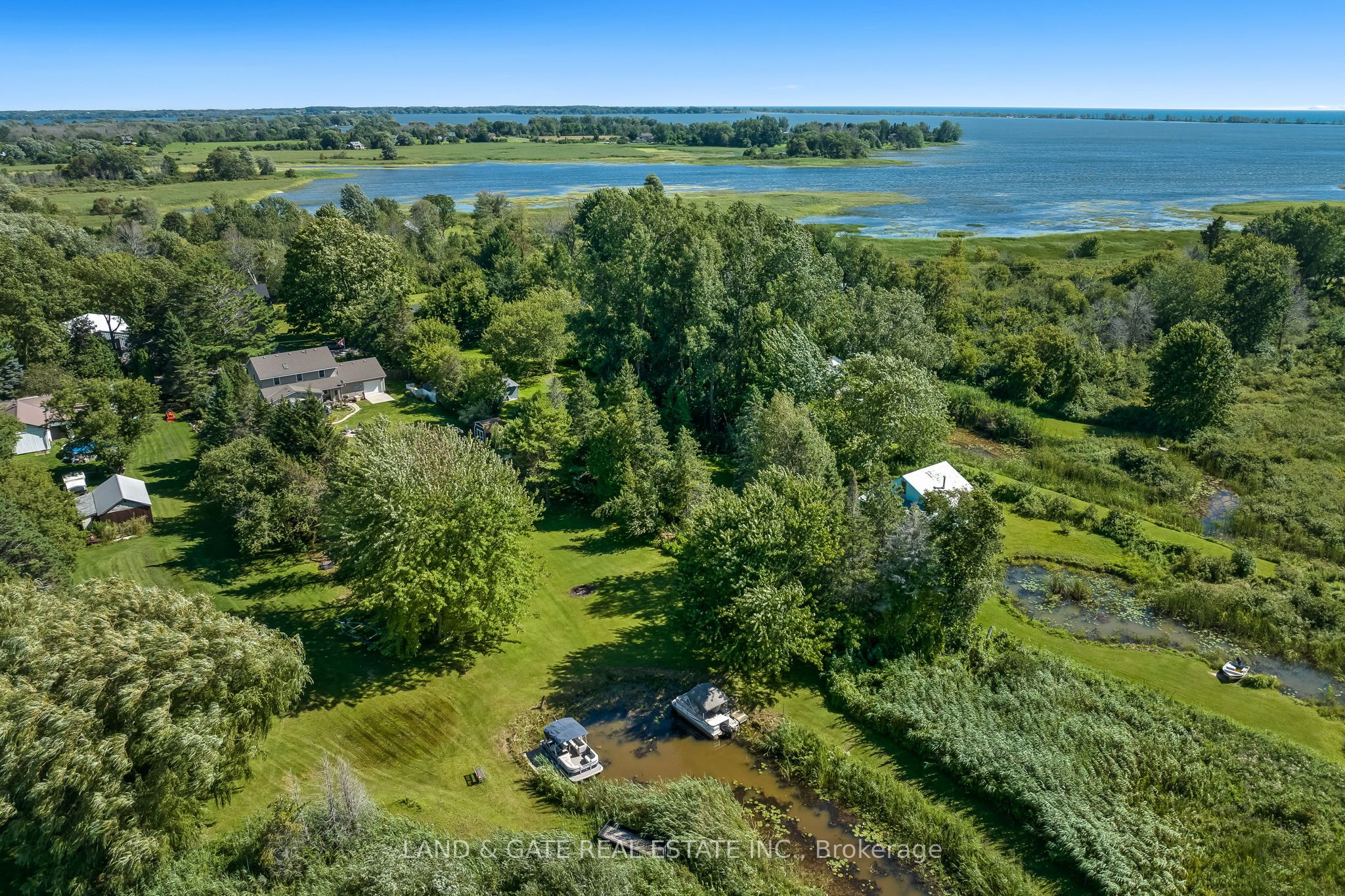 184 Harbard Road W Property Photo 4