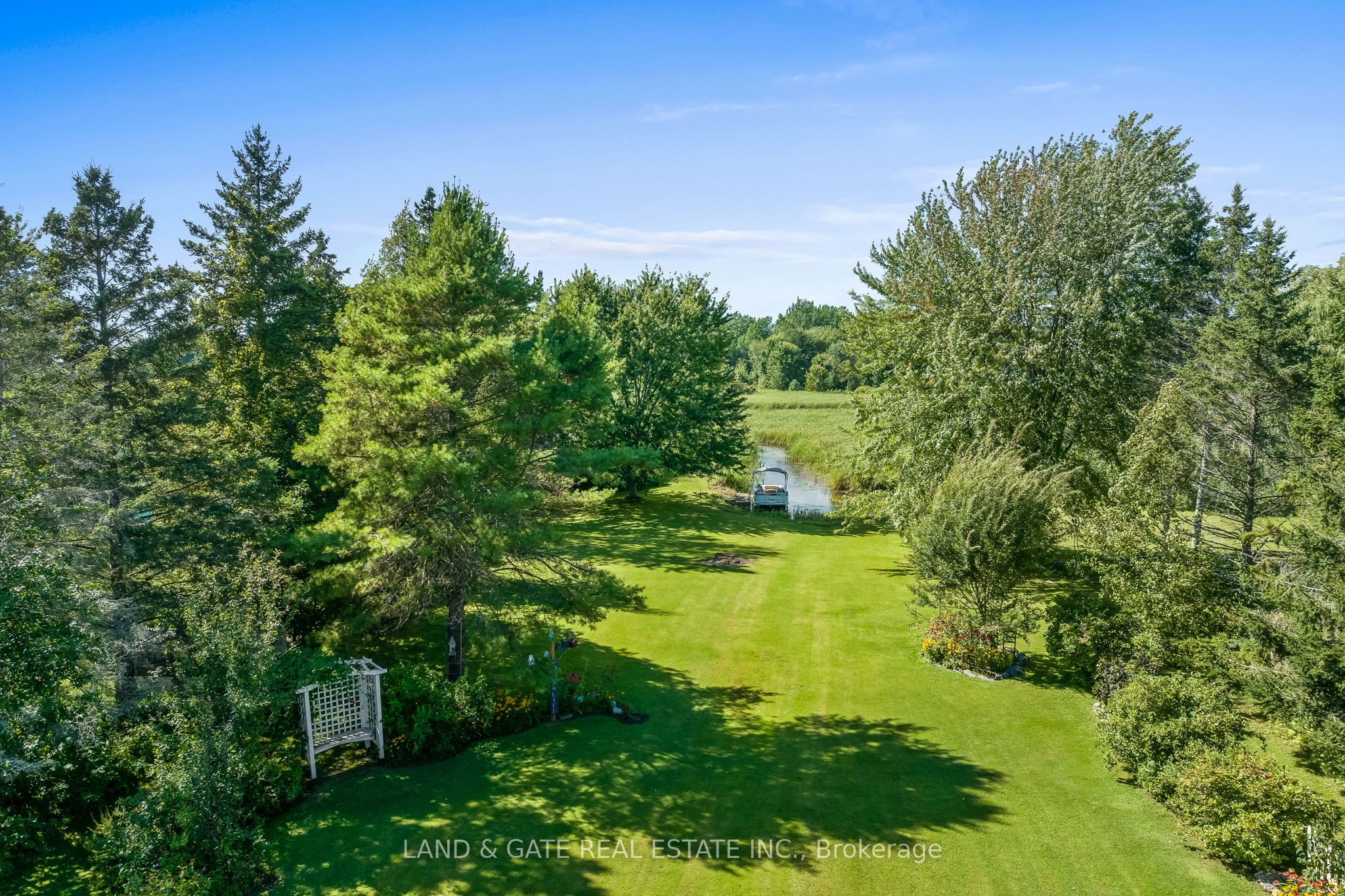184 Harbard Road W Property Photo 6