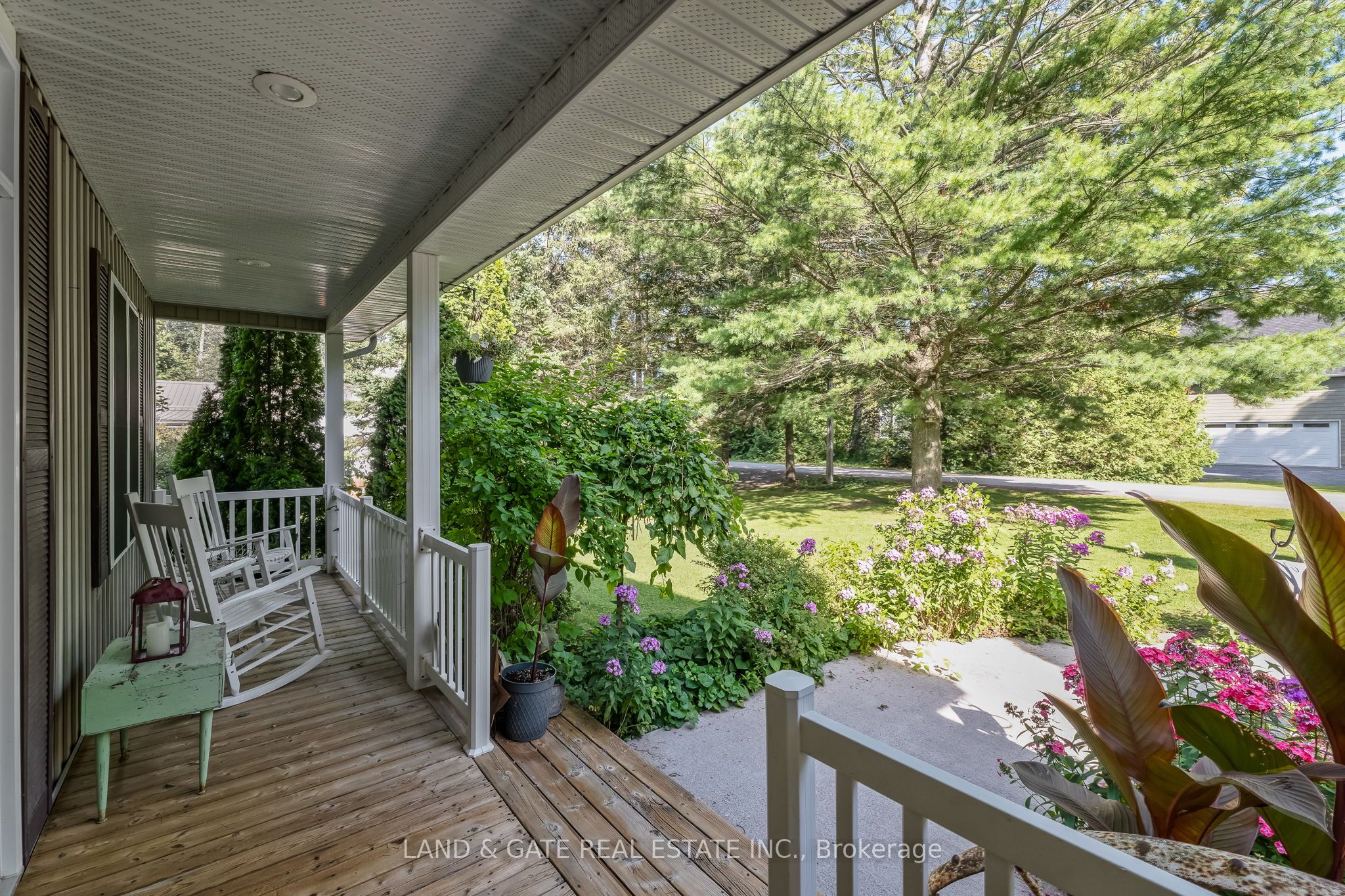 184 Harbard Road W Property Photo 10
