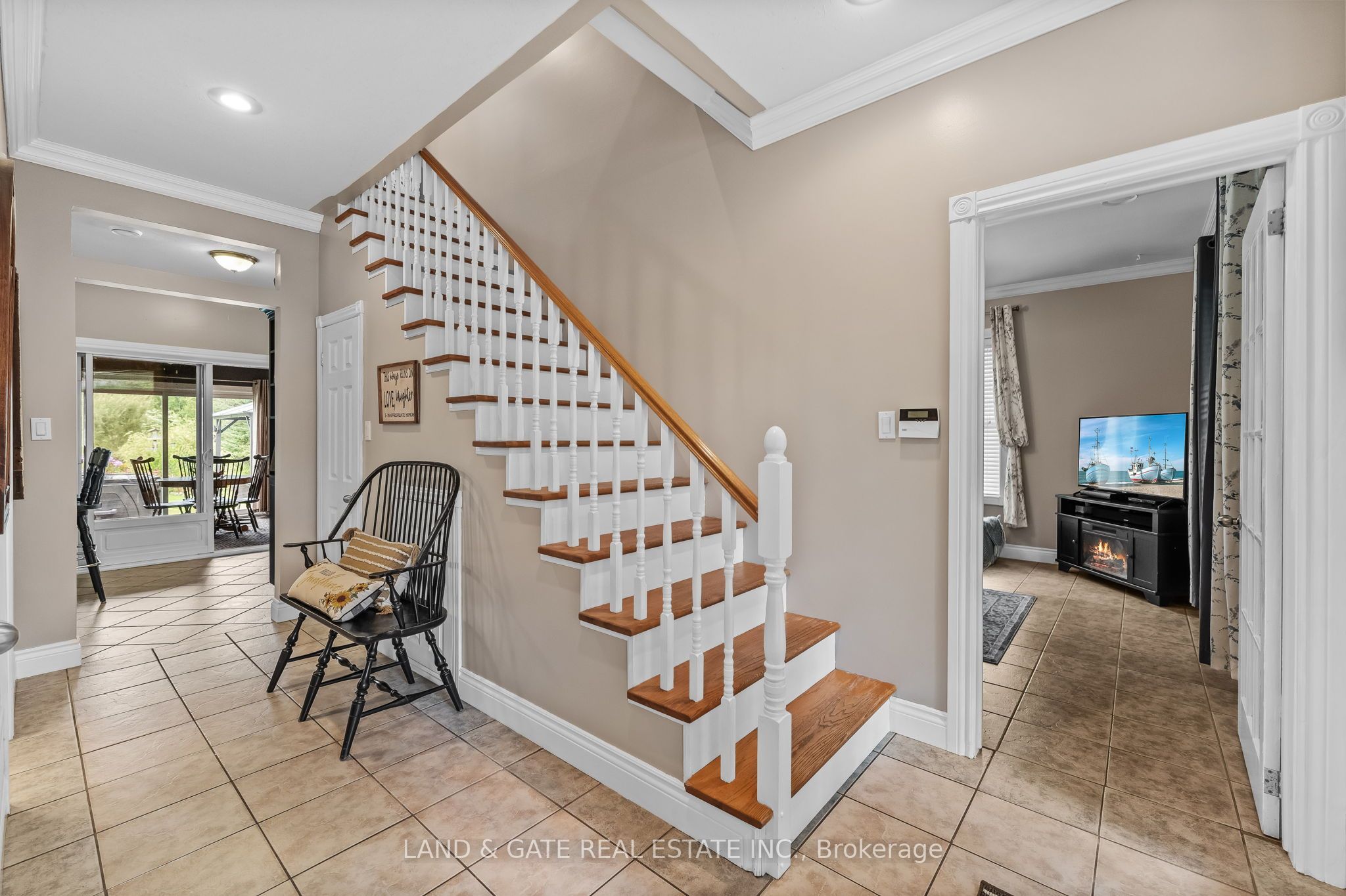 184 Harbard Road W Property Photo 13